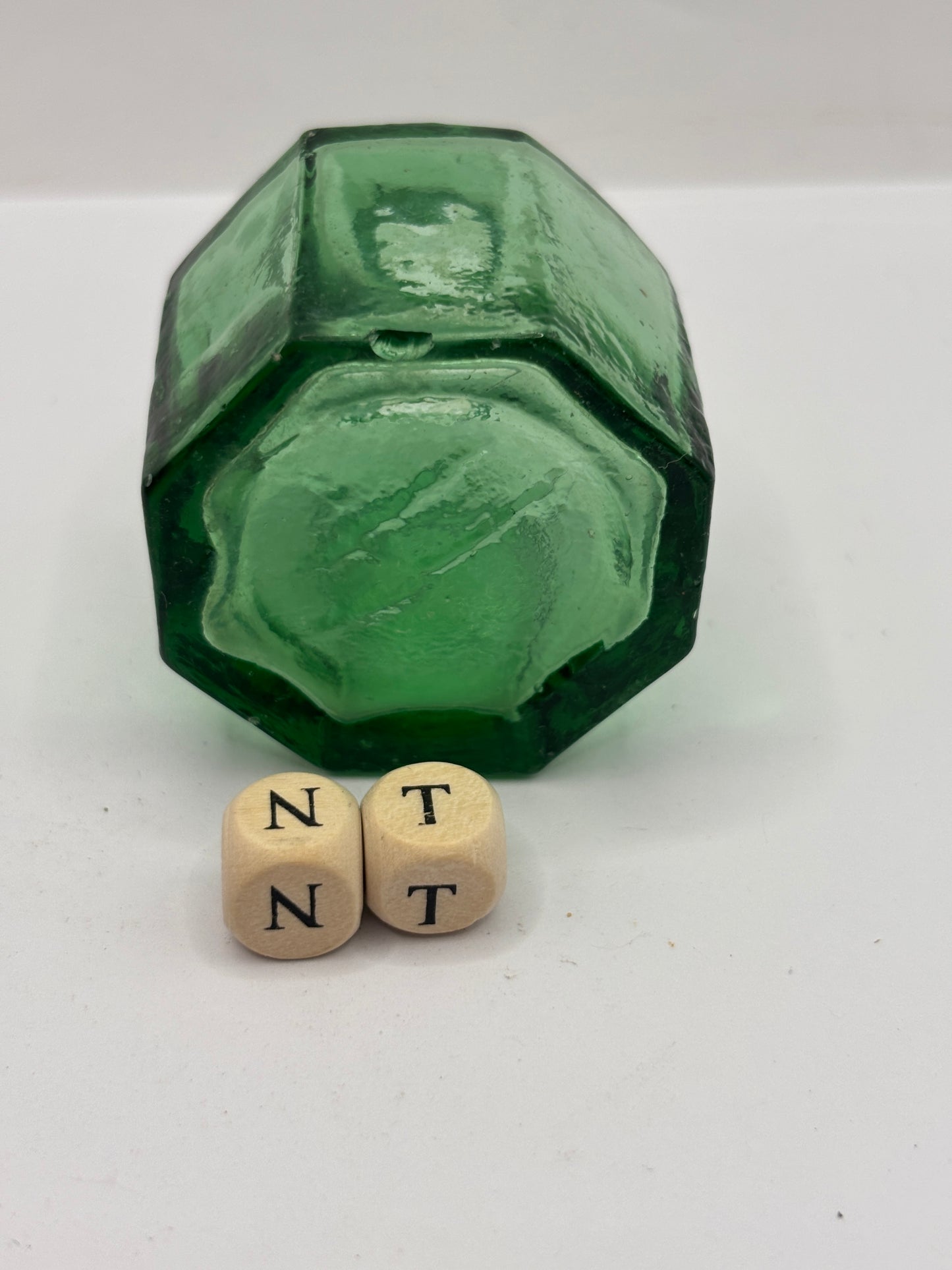 Old green glass ink bottle, inkwell, penny ink (NT)