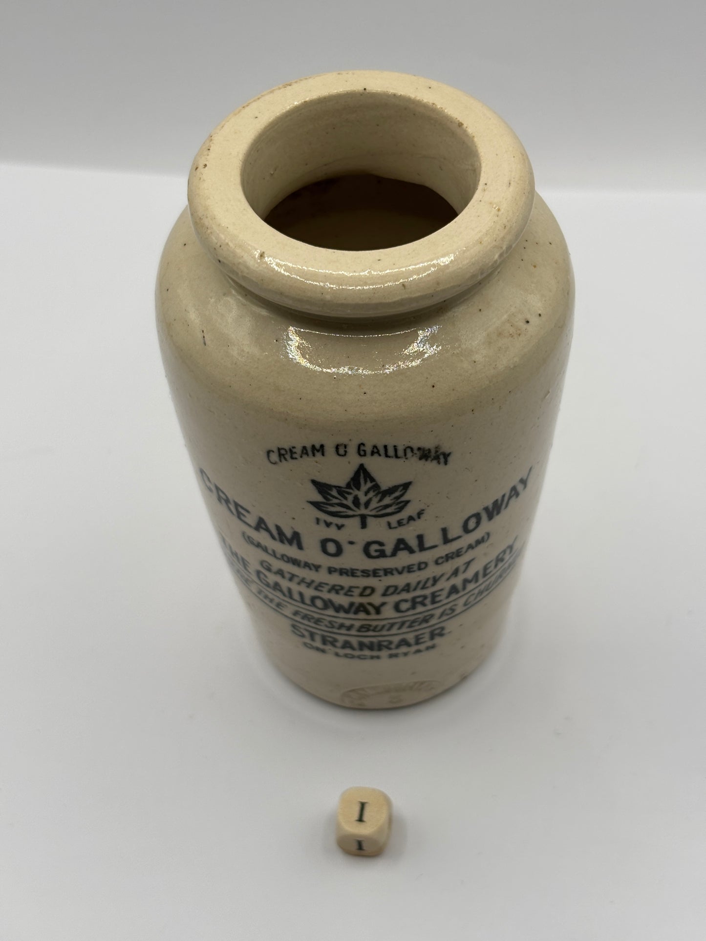 Old advertising cream pot,cream o’ Galloway (i)