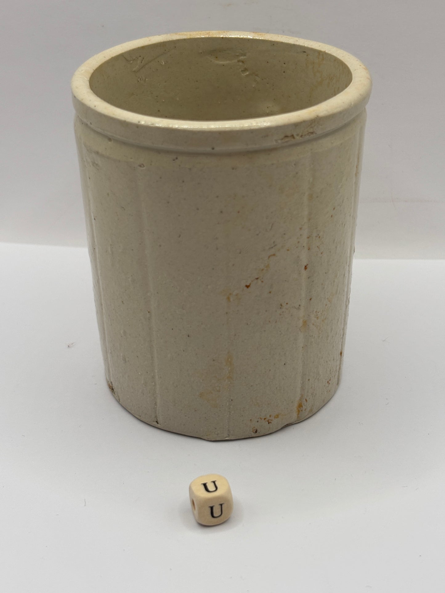 Old 1lb ribbed stoneware jam pot (u)