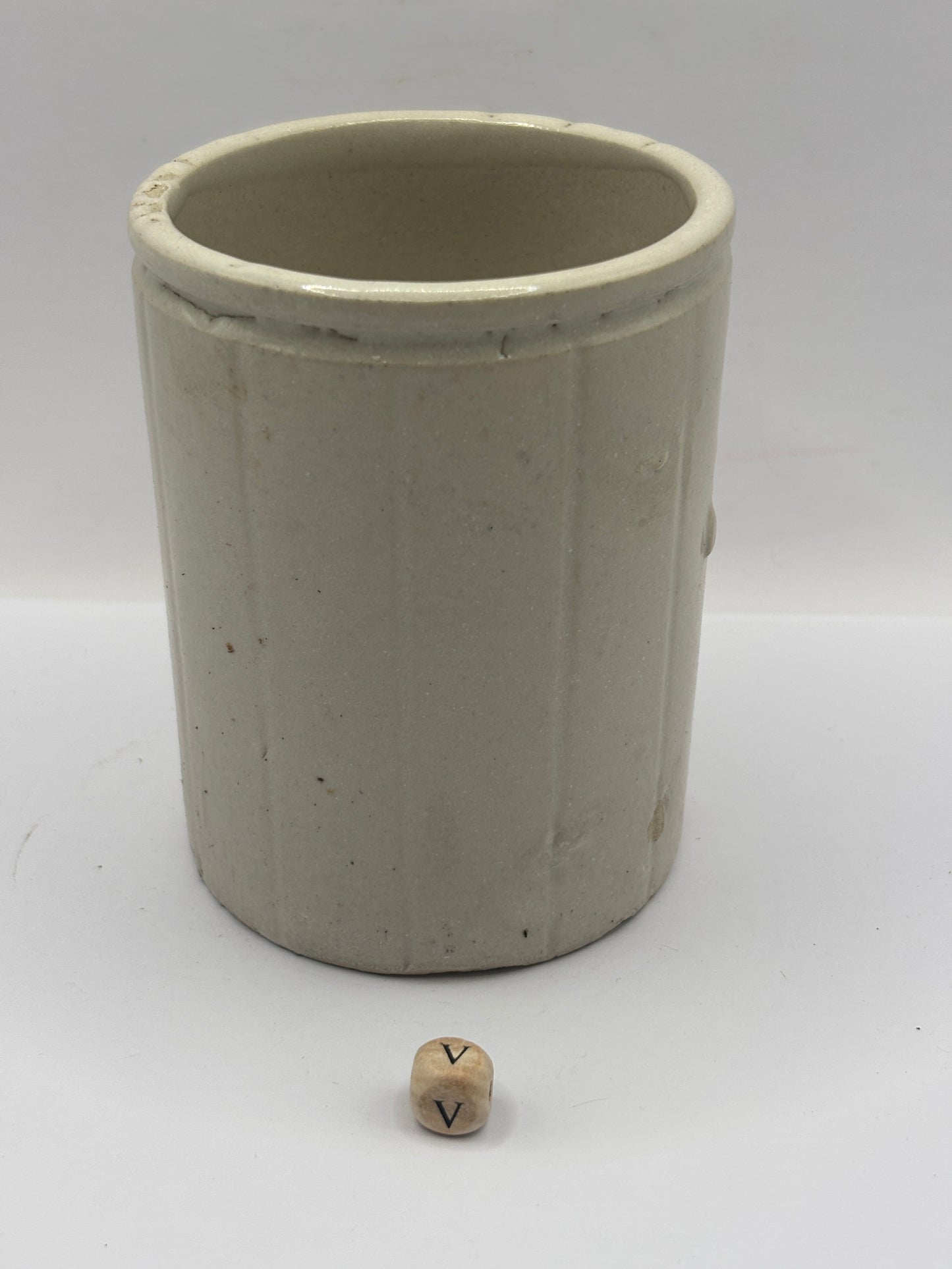 Old 1lb ribbed stoneware jam pot (v)