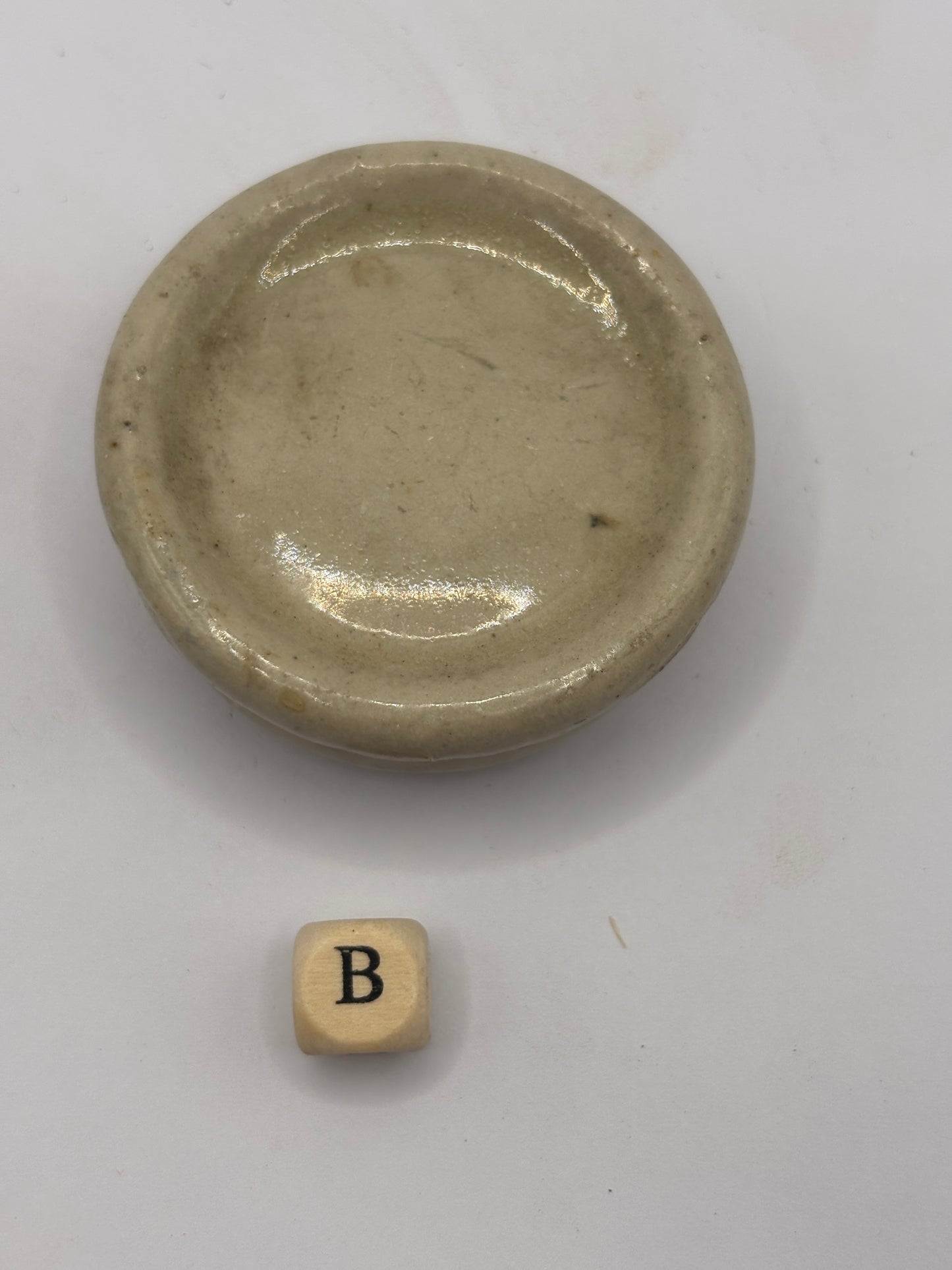 Old Singletons stoneware eye ointment (B)