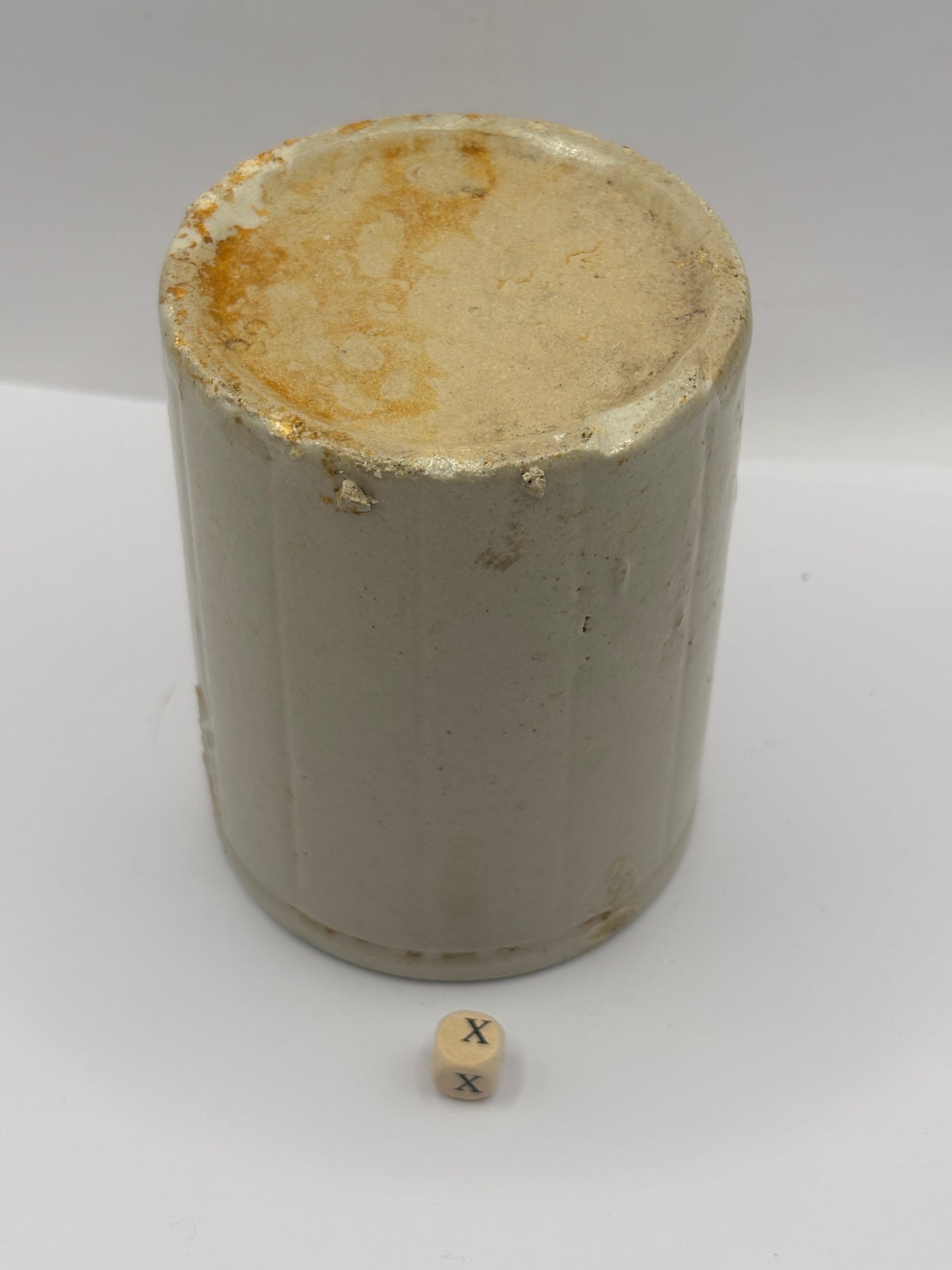 Old 1lb ribbed stoneware jam pot (x)