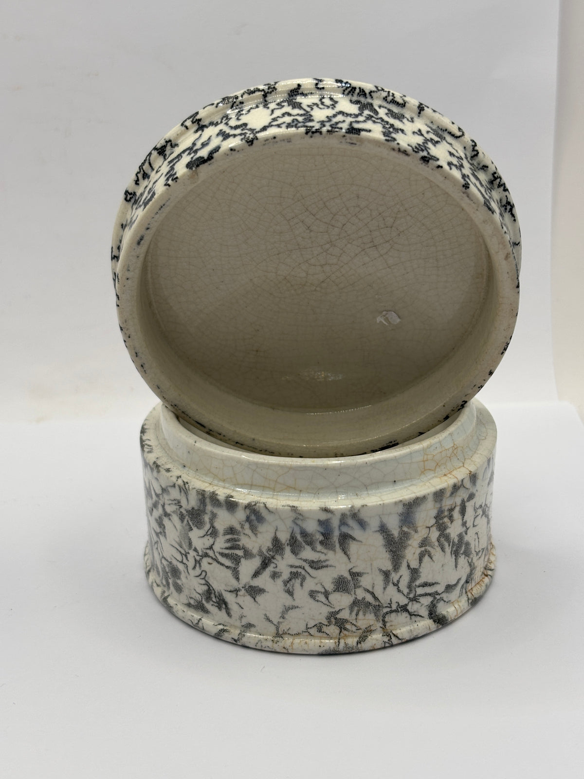 Old advertising lid and base. Oriental tooth paste, Jewsbury & Brown