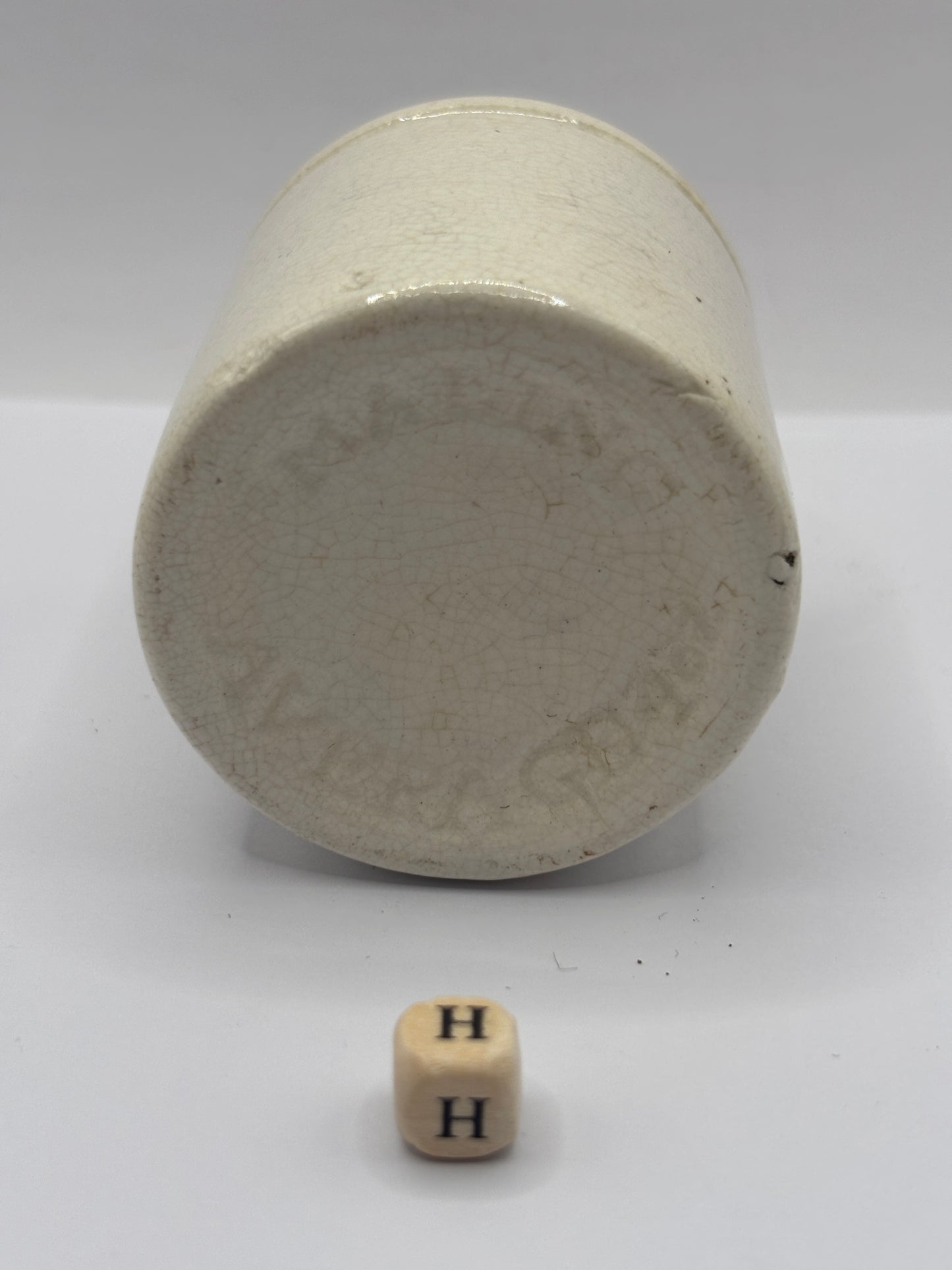 Old chunky Mailing stoneware pot (H)