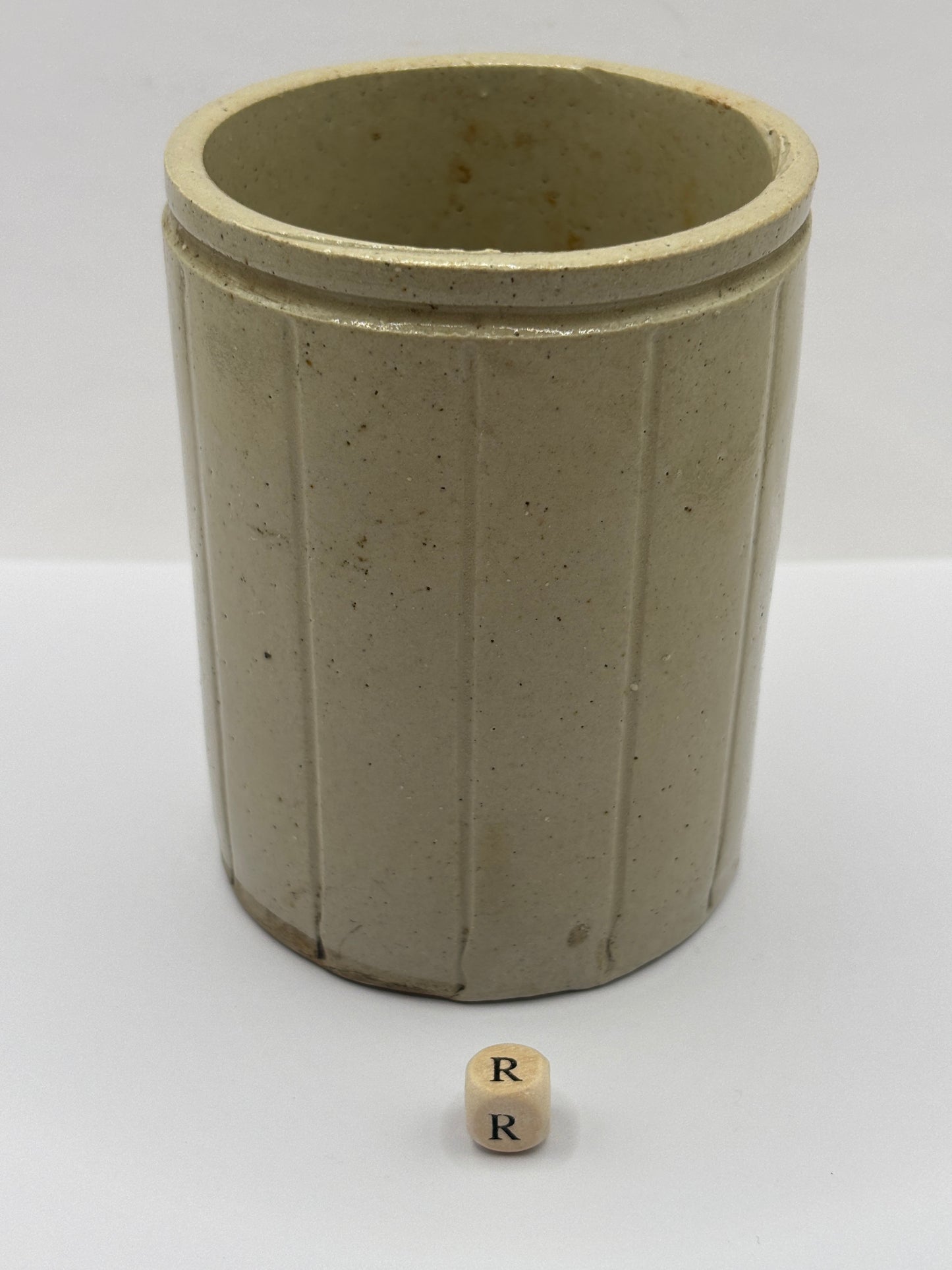 Old 1lb ribbed stoneware jam pot (R) smooth