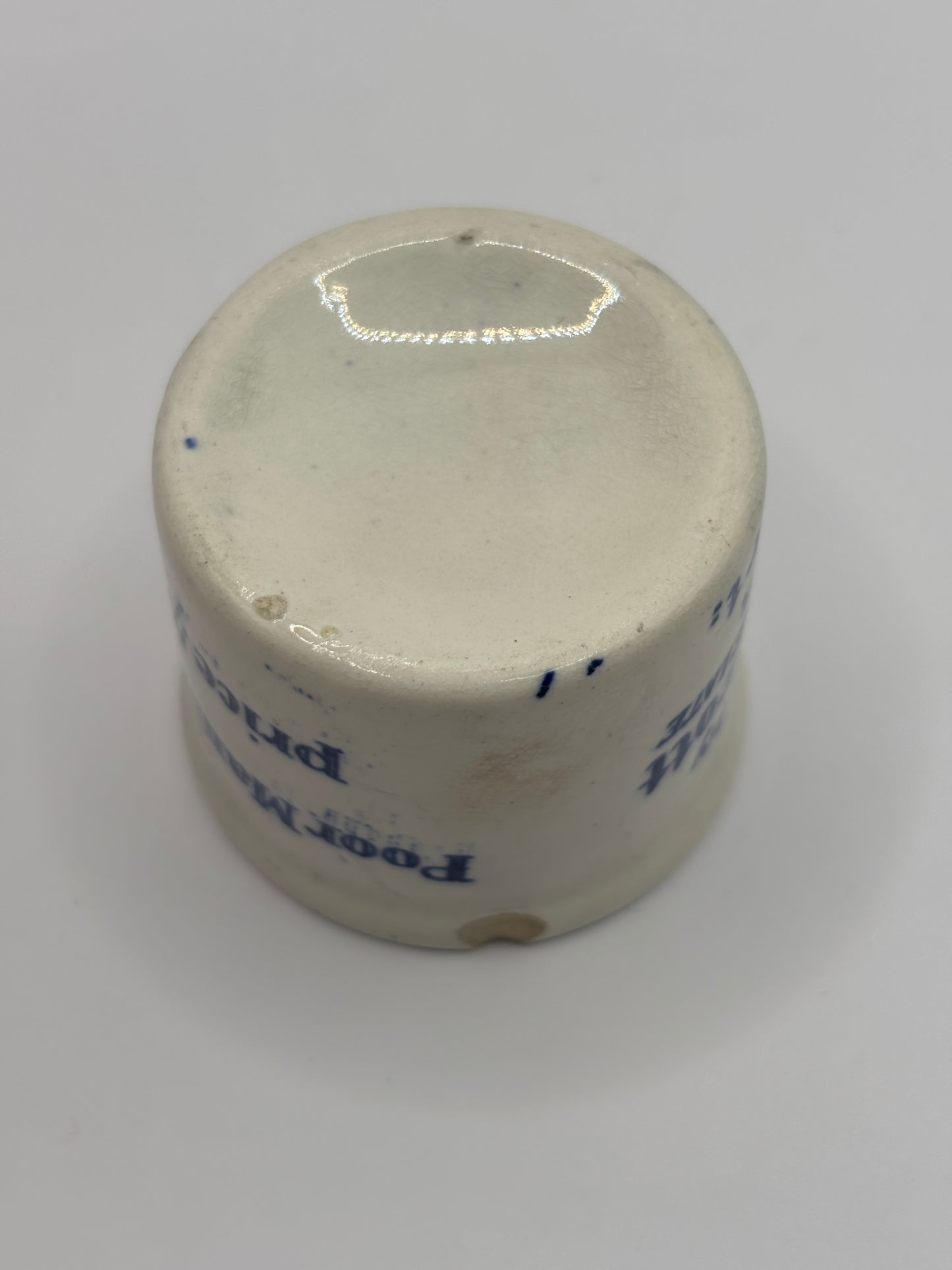 Old small advertising ointment pot, Dr Roberts poor mans friend