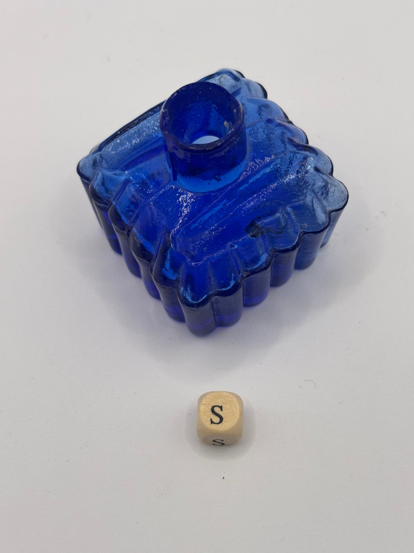Old blue glass ink bottle, inkwell, penny ink (S)