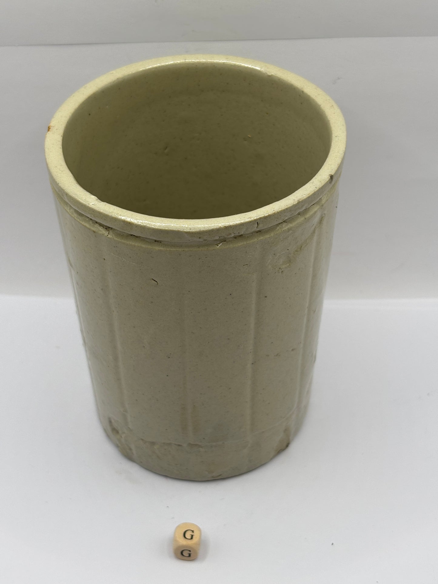 Old 2lb ribbed stoneware jam pot (G)