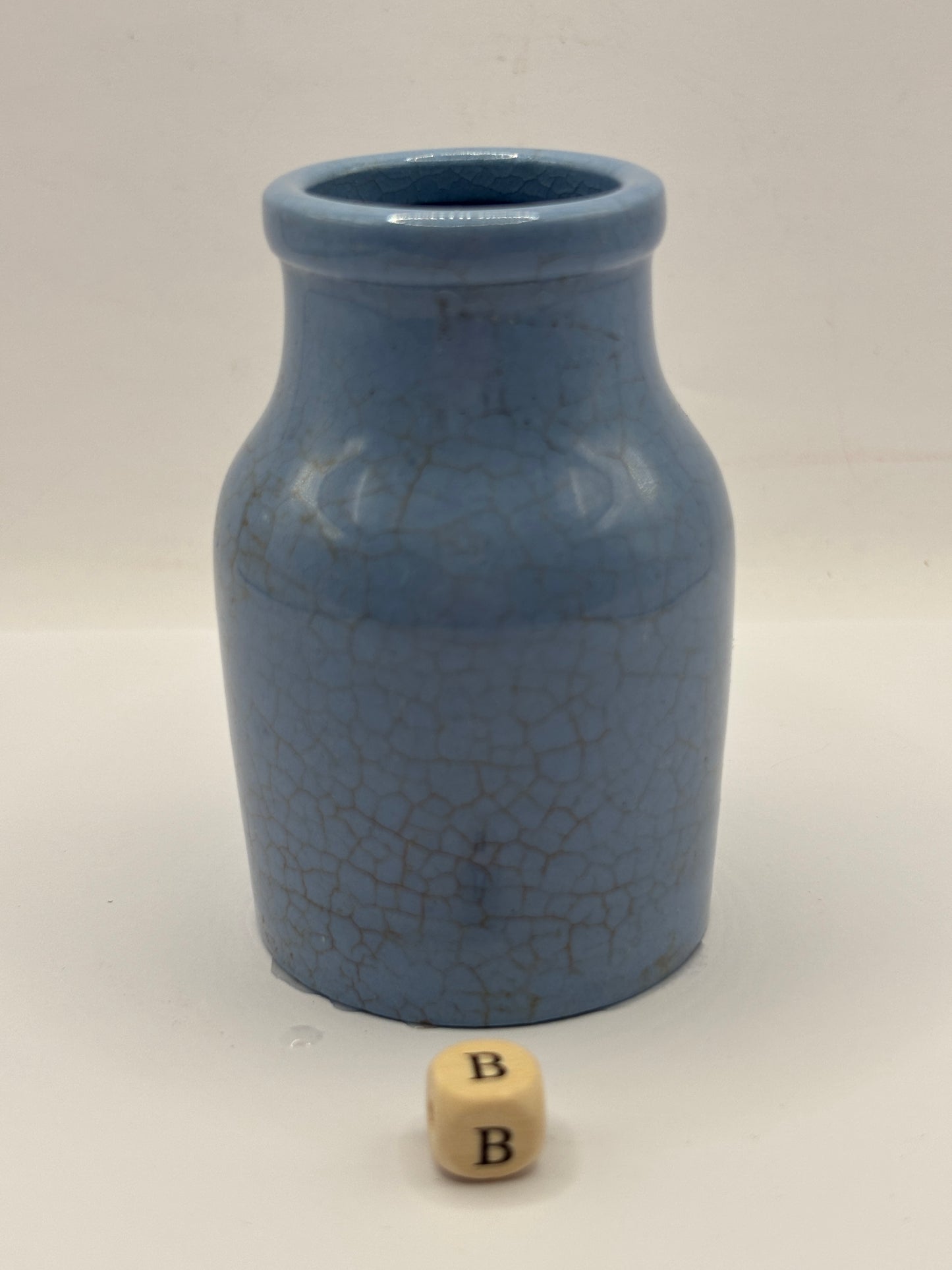 Old blue stoneware churn, cream churn (B)