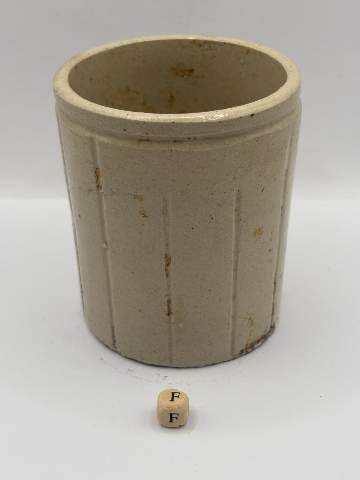 Old 1lb ribbed stoneware jam pot (F)