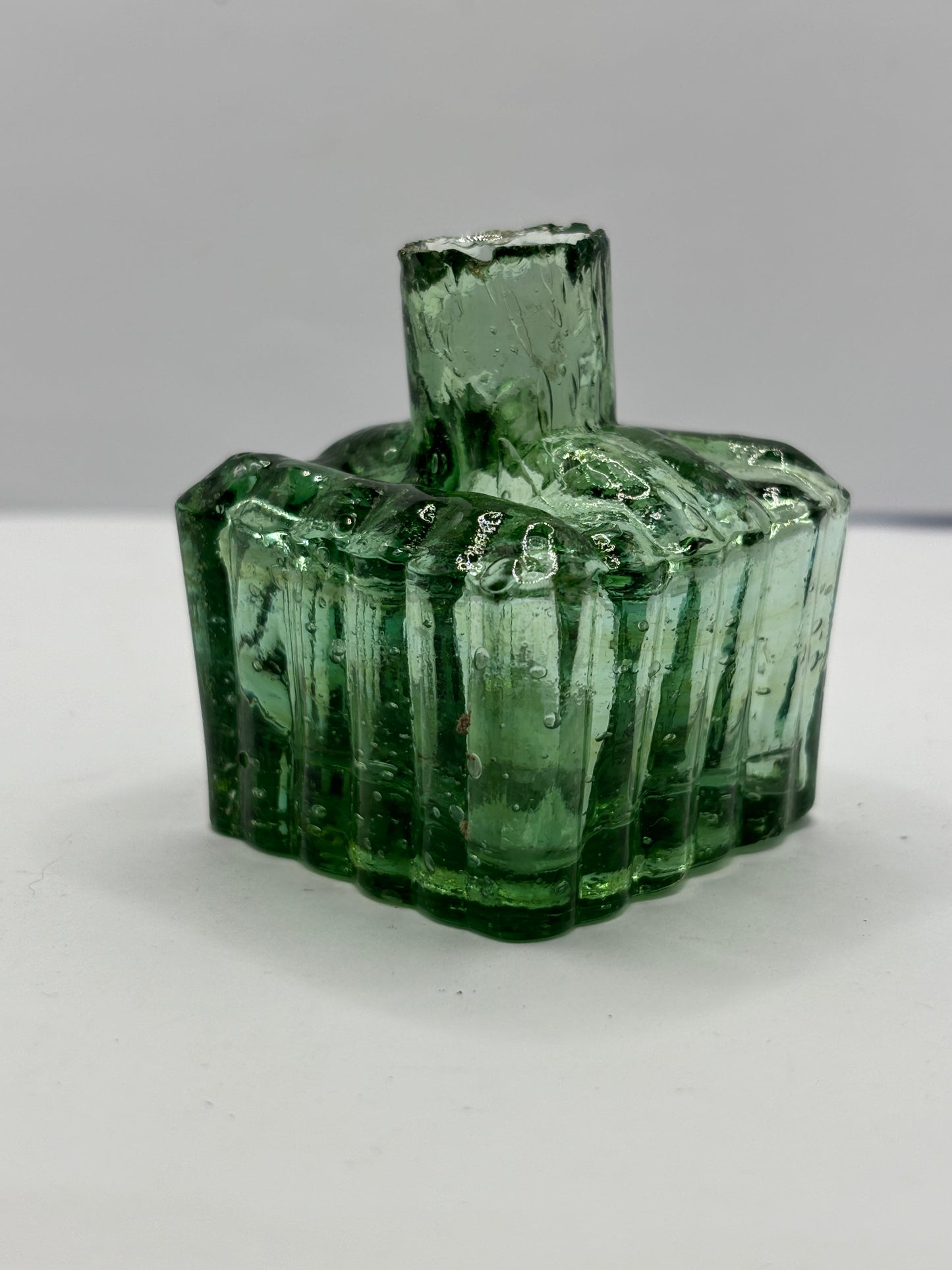 Green square ribbed inkwell