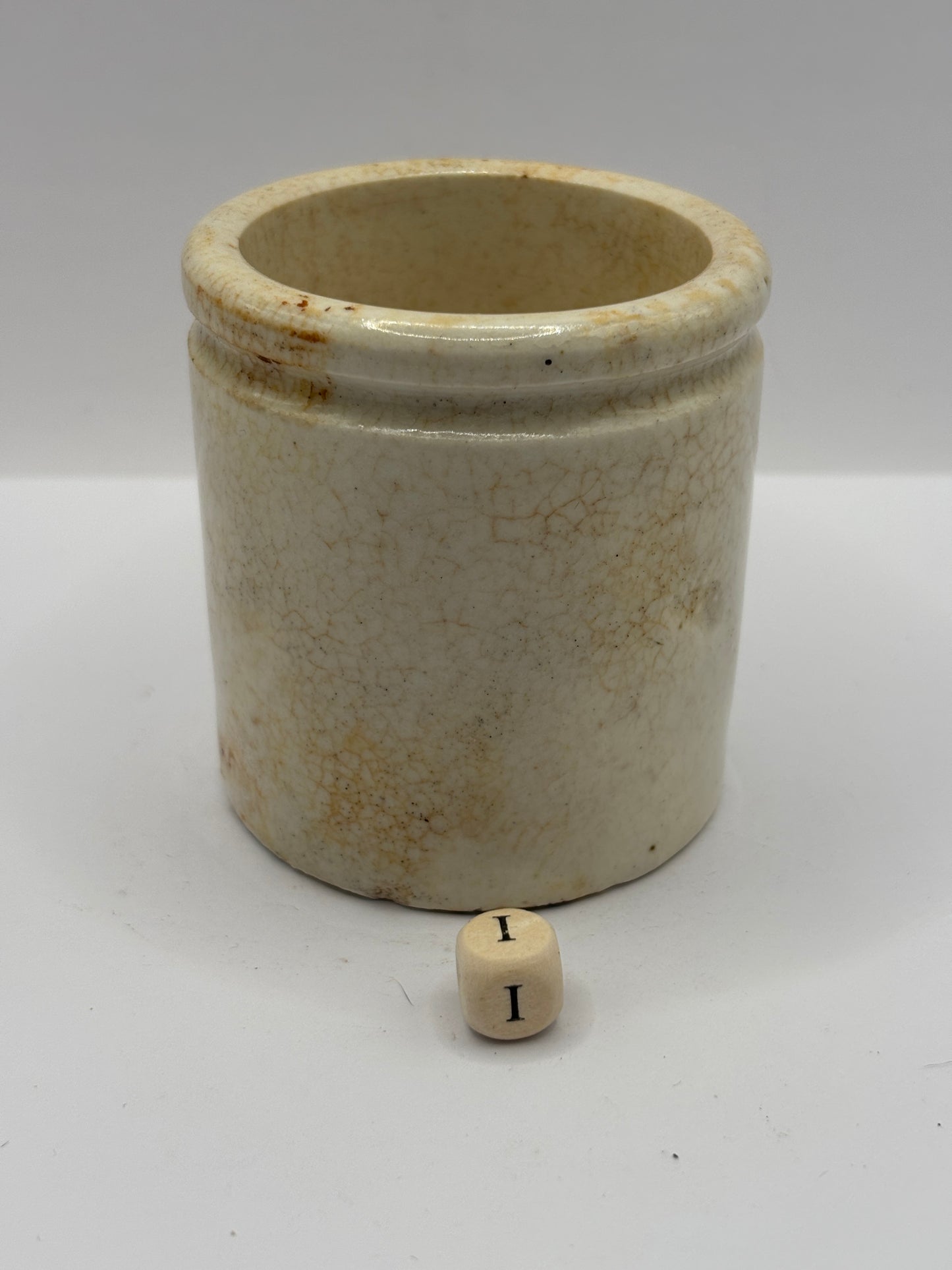 Old chunky stoneware pot (i)