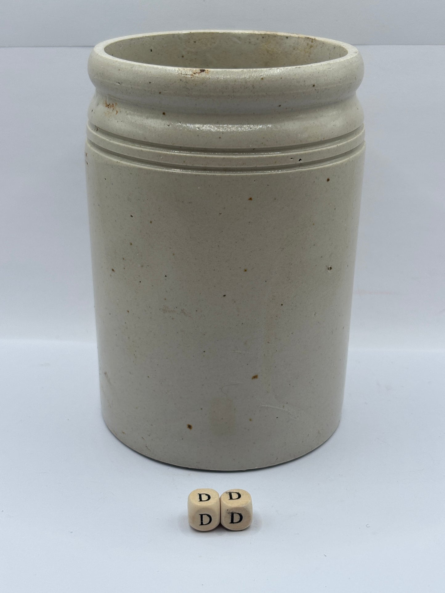 Old 2lb rolled top stoneware jam pot (DD)