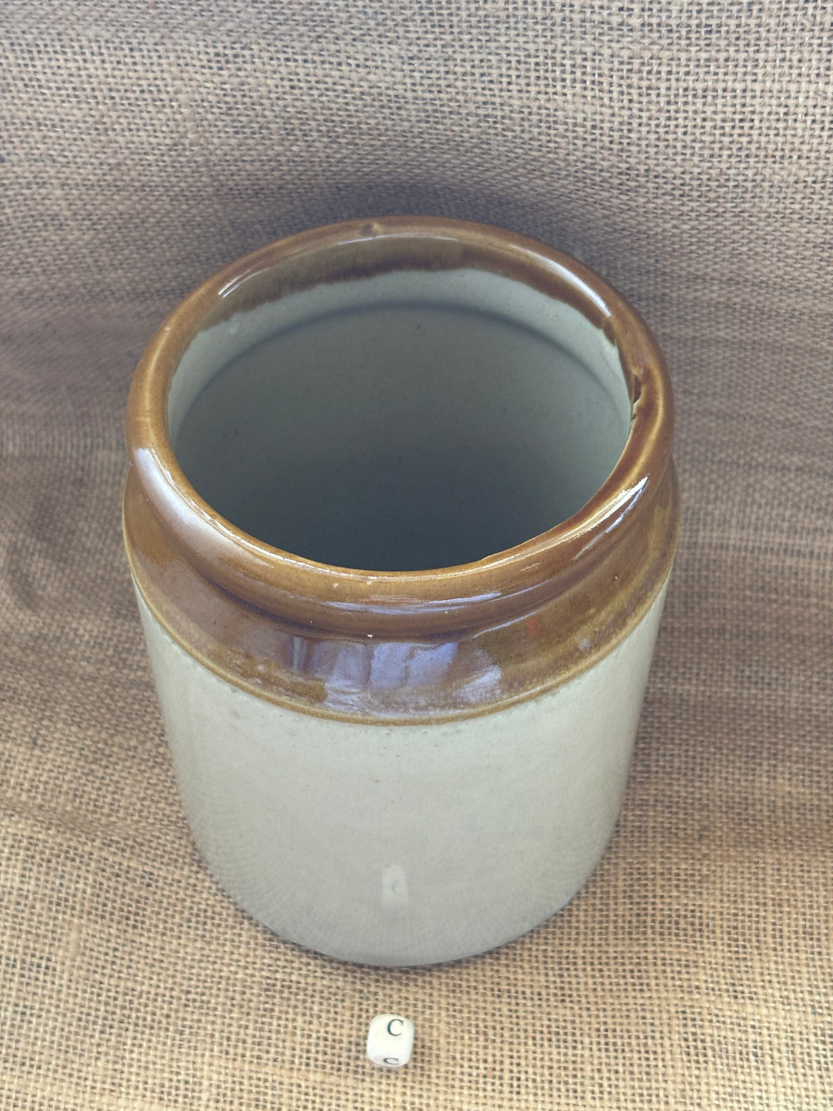 Old stoneware jar/ pantry pot (C)