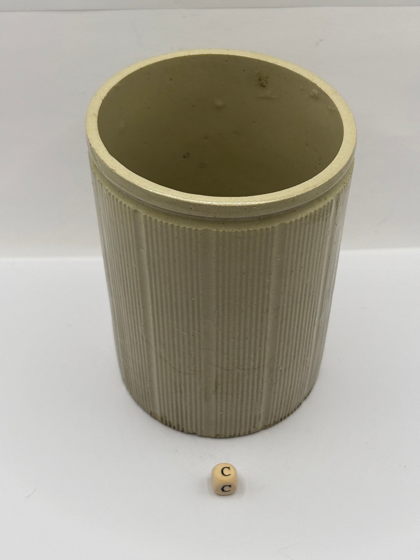 Old 2lb ribbed stoneware jam pot (c)