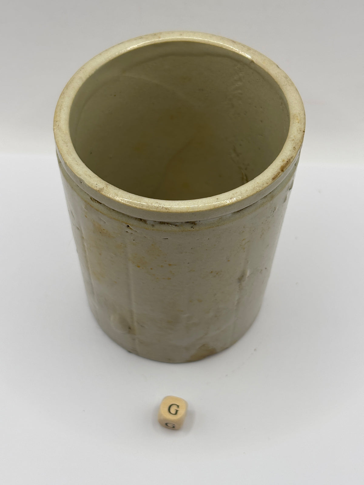 Old 1lb ribbed stoneware jam pot (G)