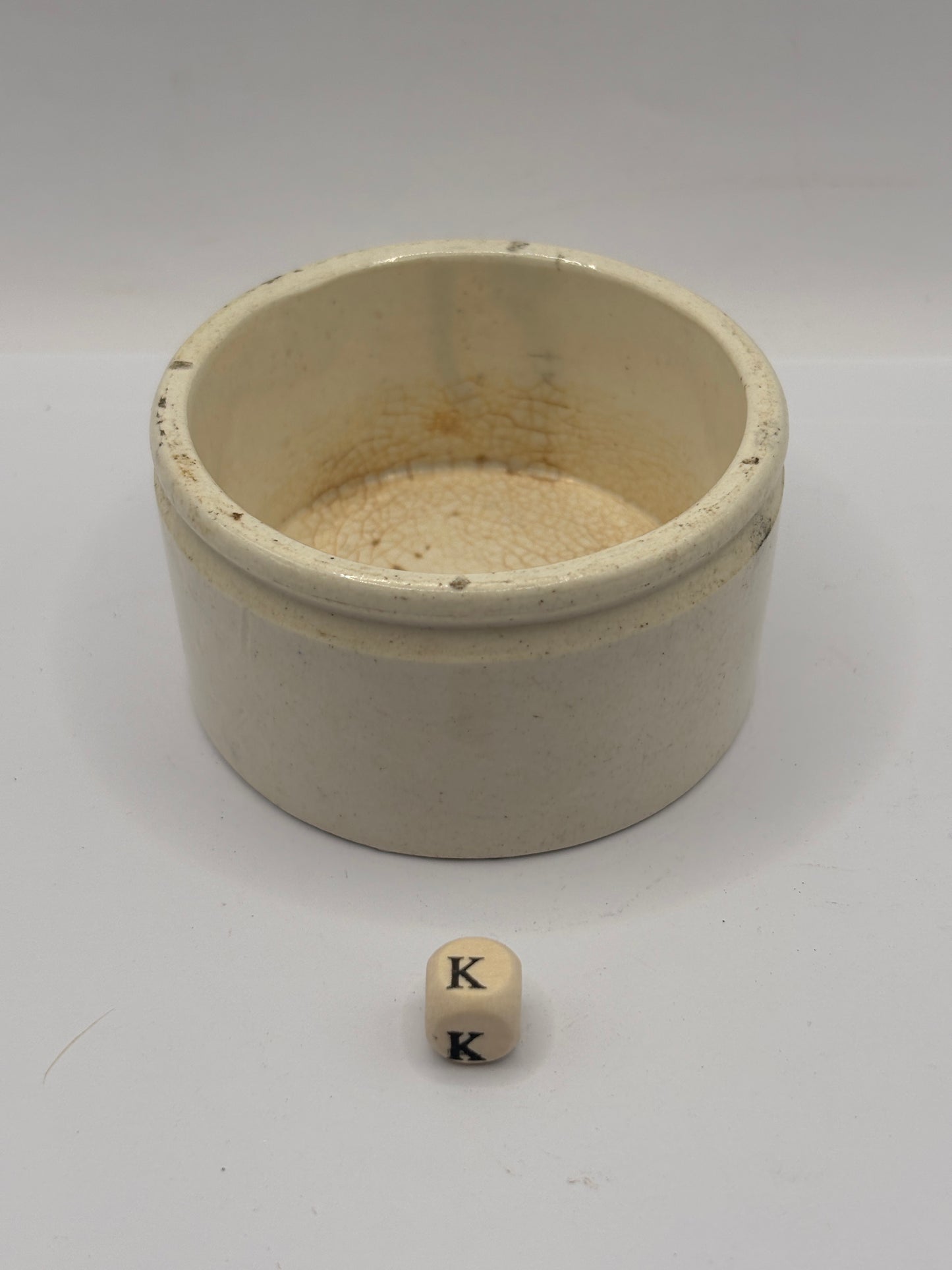Old plain stoneware meat paste pot (k)