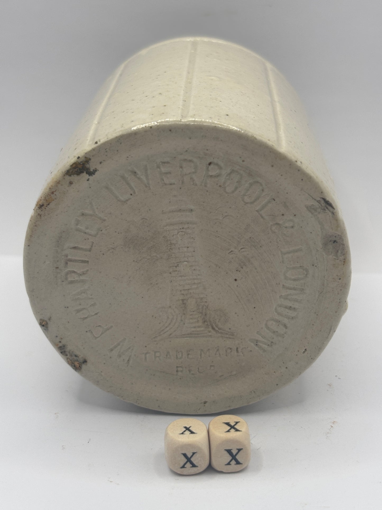 Old 1lb ribbed Hartleys stoneware jam pot (xx)