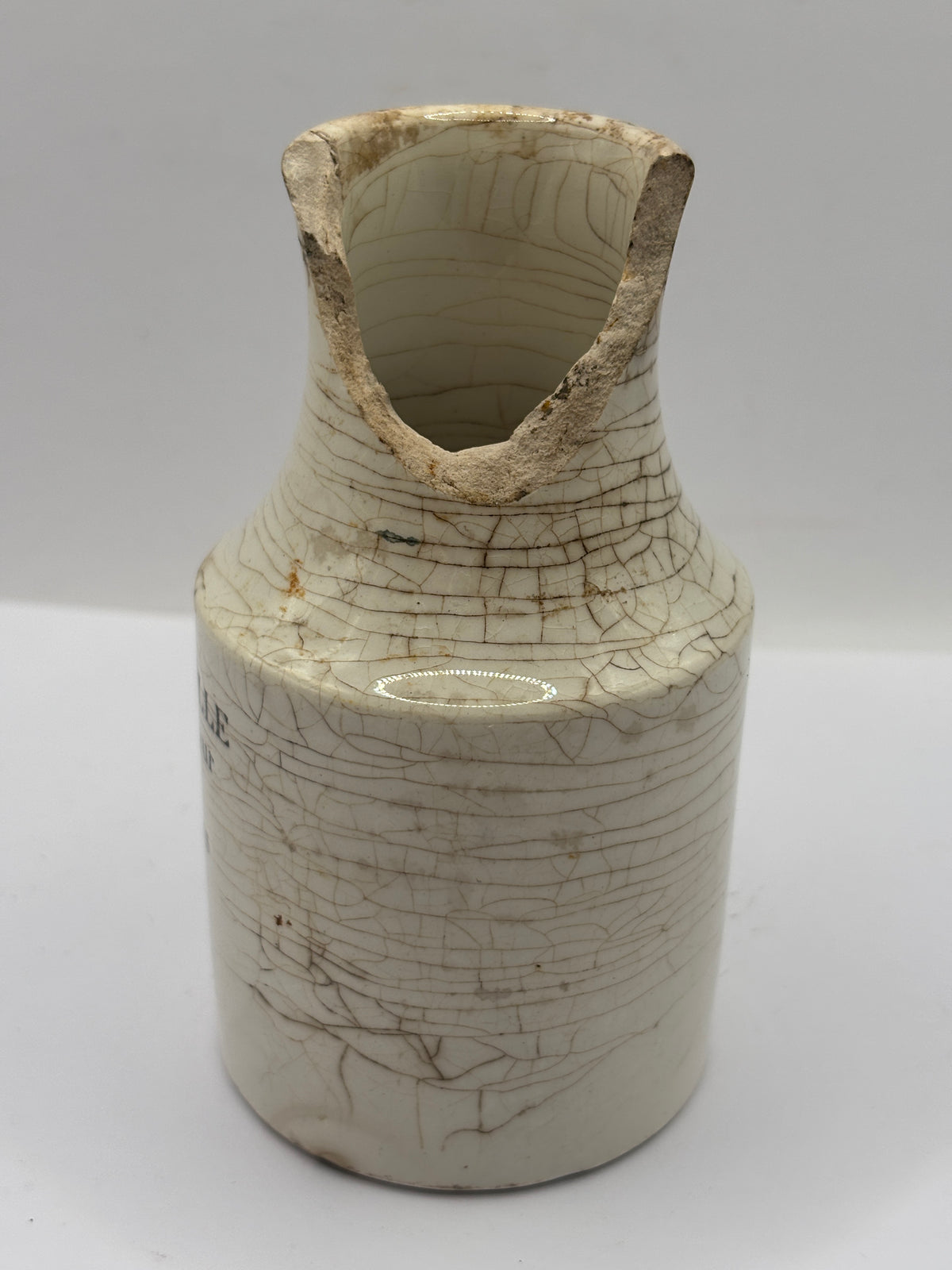 Old stoneware french mustard jar, moutarde de maille. Damaged
