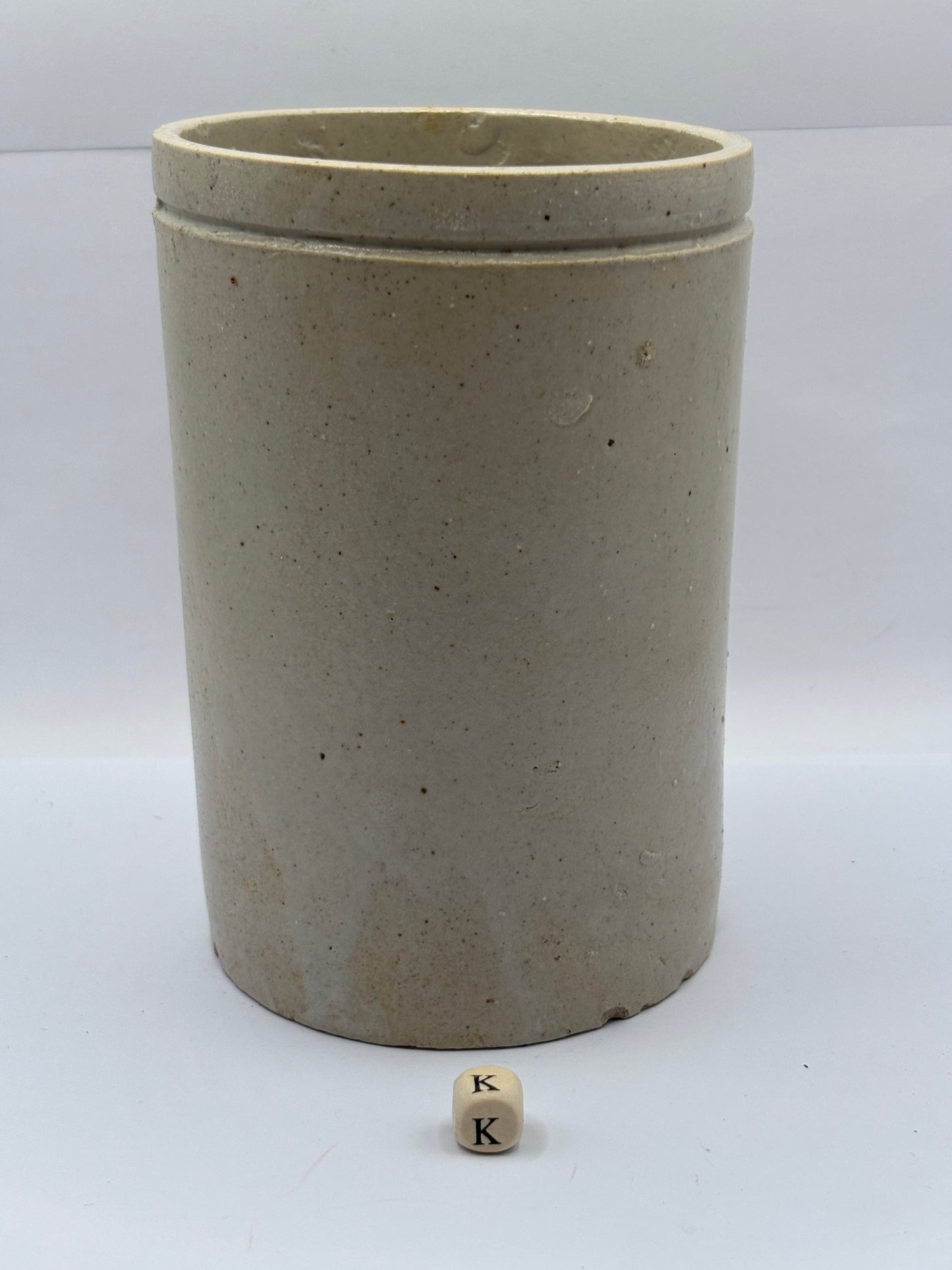 Old 2lb smooth stoneware jam pot (k)