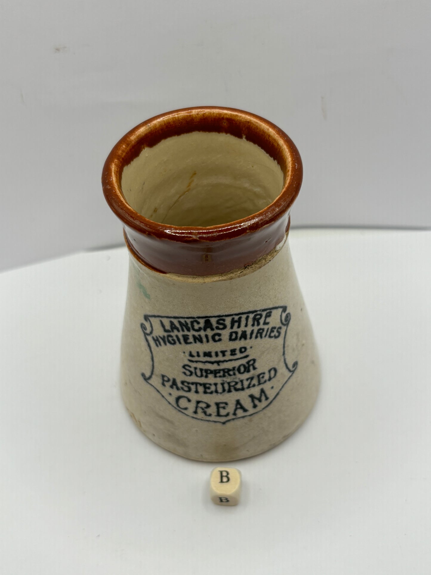 Old Lancashire hygienic dairies cream pot, Damaged (B)