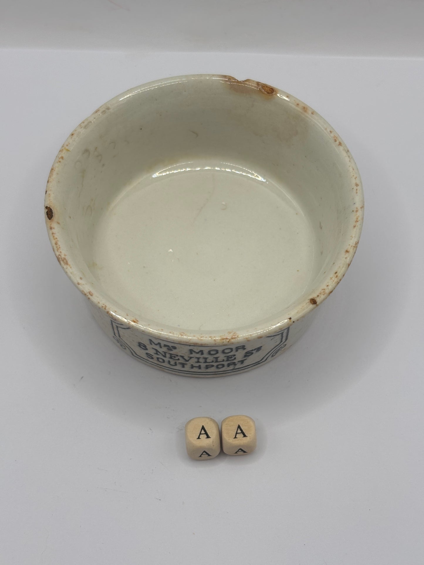 Old Mrs moors advertising meat paste pot (aa)