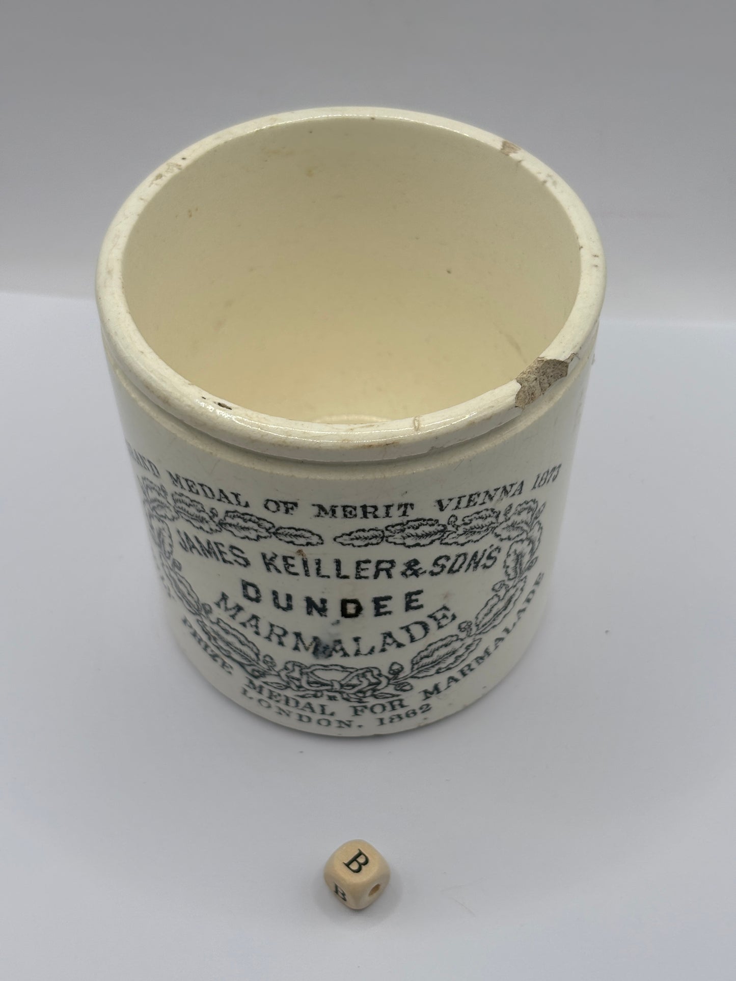 Old 1lb James Keiller Dundee marmalade jar (B) chipped