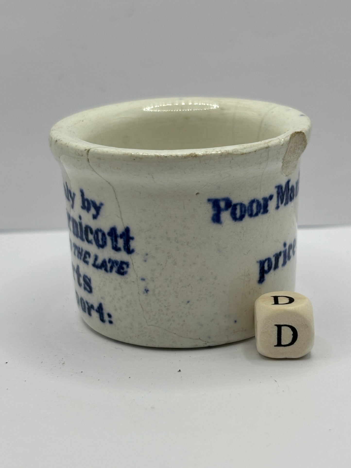 Old Dr Roberts poor mans friend advertising ointment pot (D)