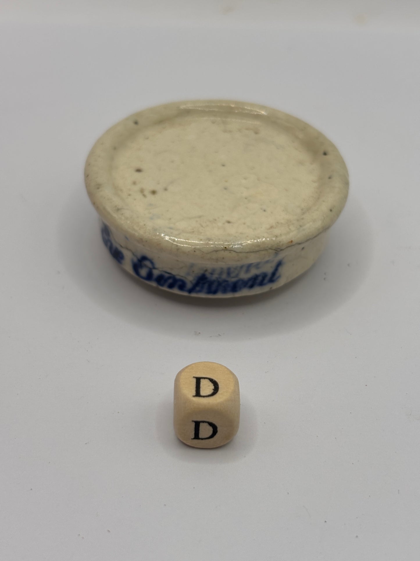 Old Singletons stoneware eye ointment (D)