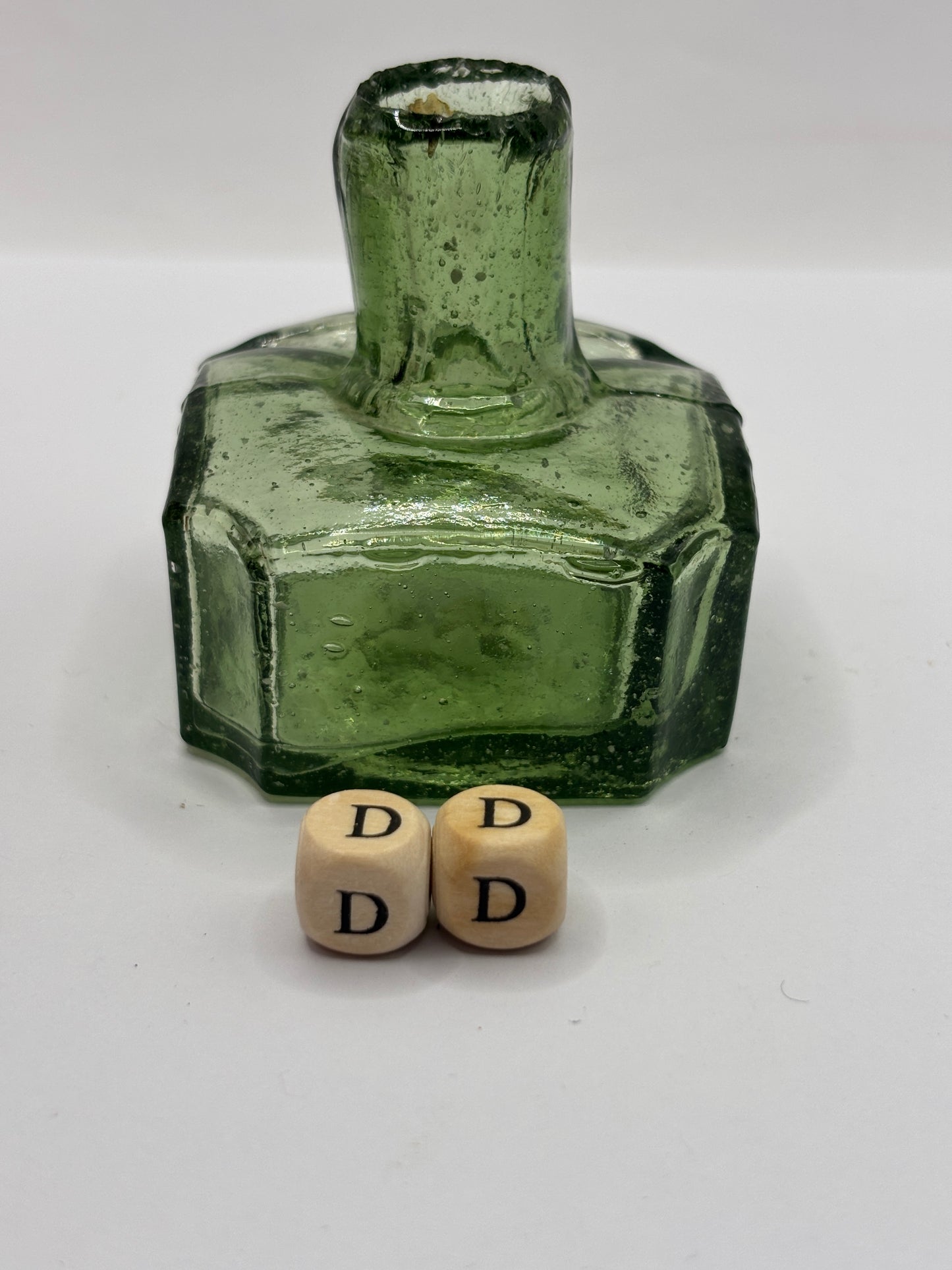 Old green glass ink, inkwell. (DD)