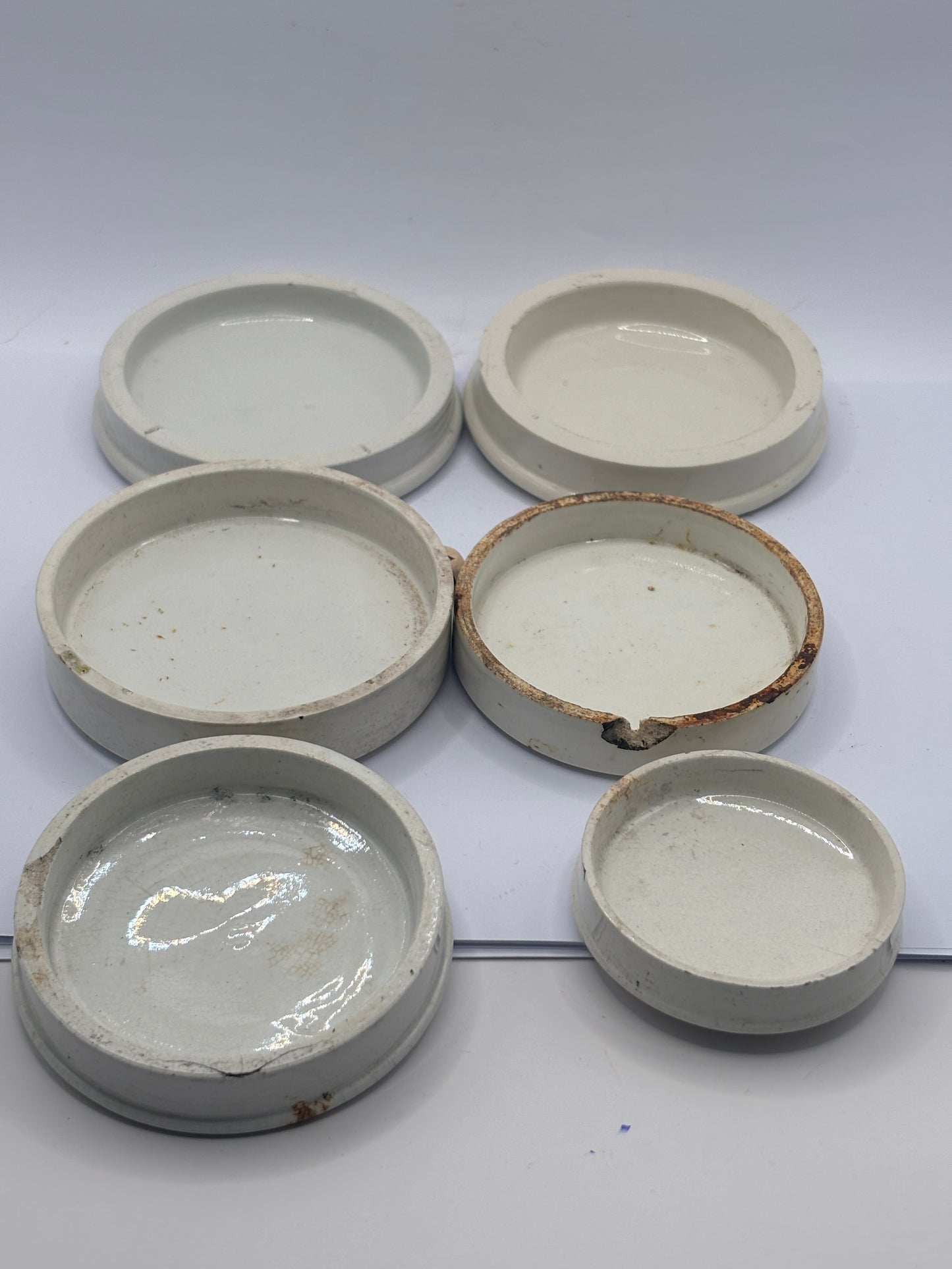 6 old plain stoneware lids, stacking lids (A)