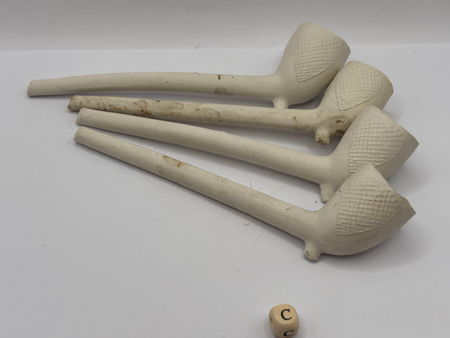 4 clay pipes (c)