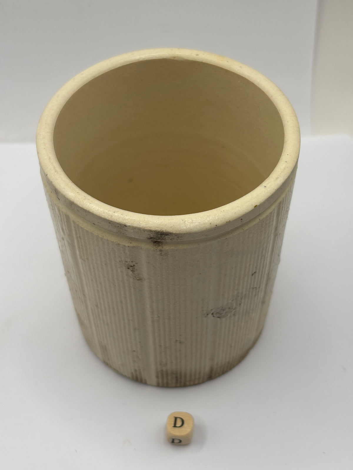 Old 1lb ribbed stoneware jam pot (D)