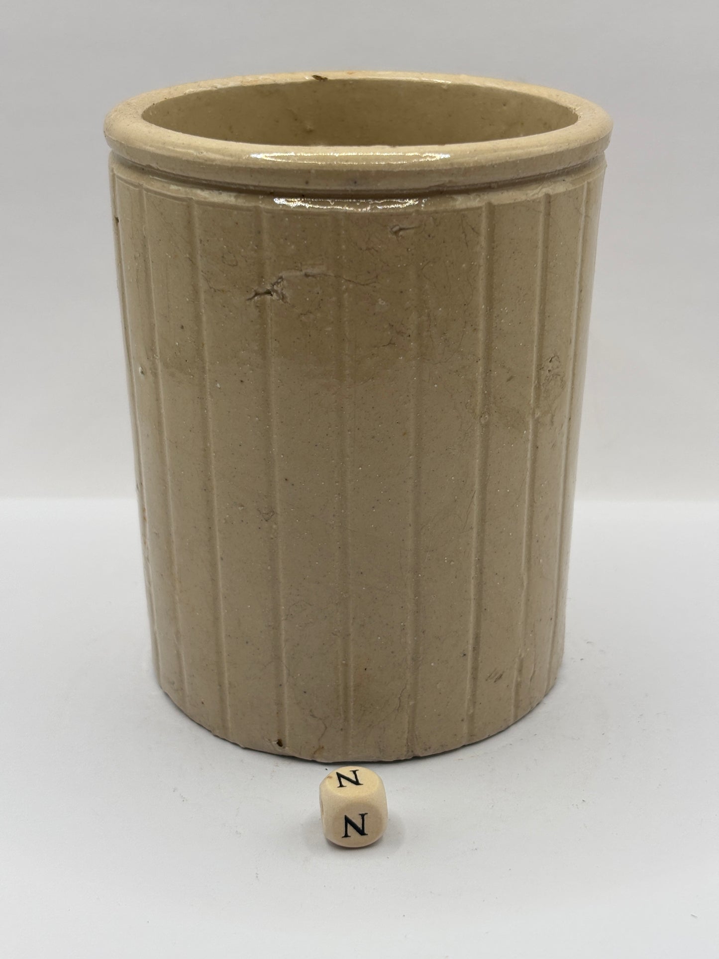 Old 1lb ribbed stoneware jam pot (N)