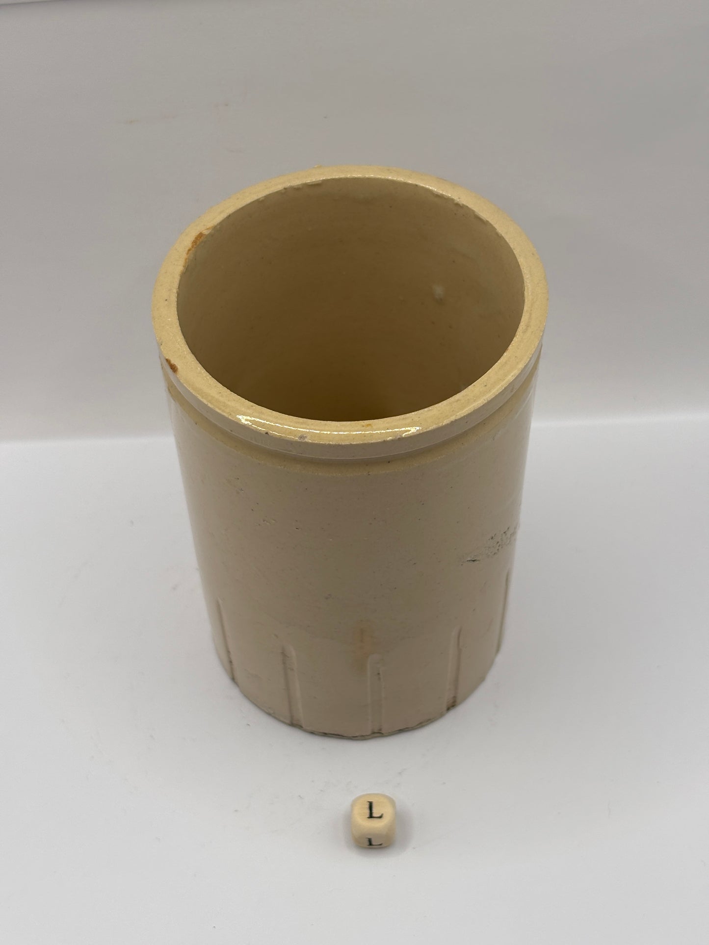 Old 1lb half ribbed stoneware jam pot (L)