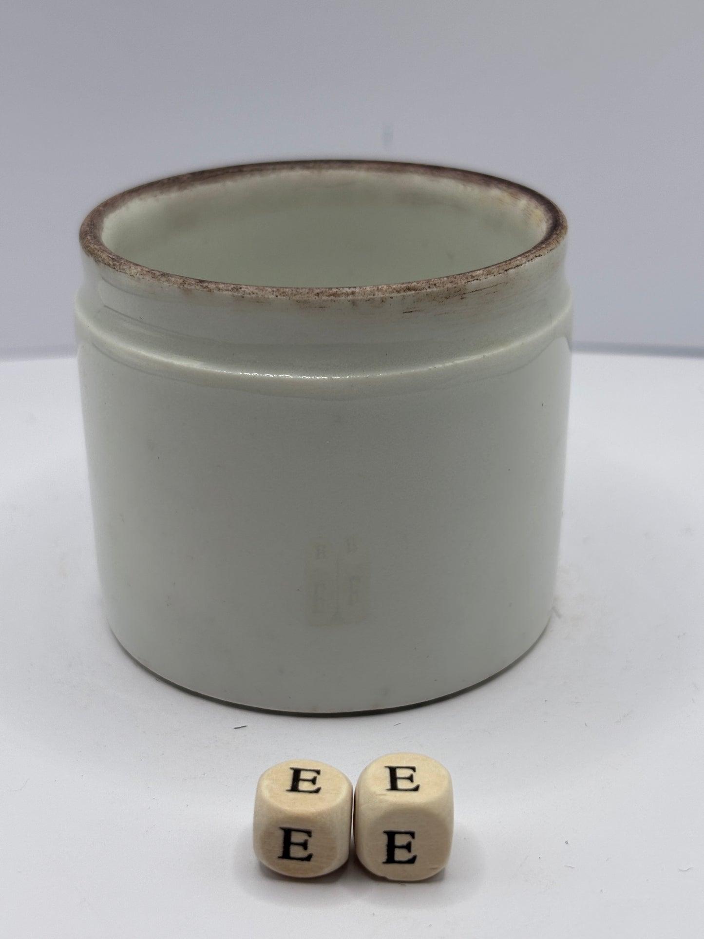 Small stained & crazed stoneware pot (ee)