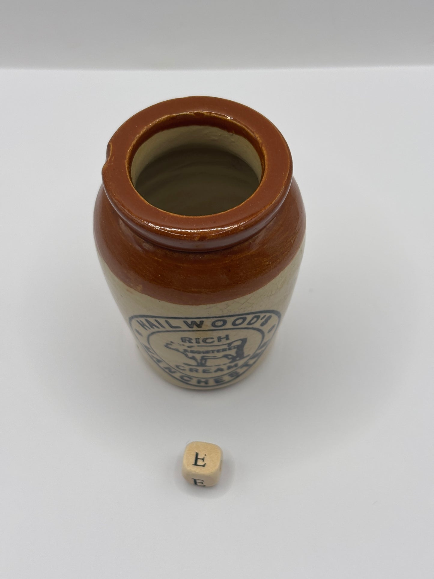 Old Manchester advertising cream pot, Hailwoods rich cream (E)