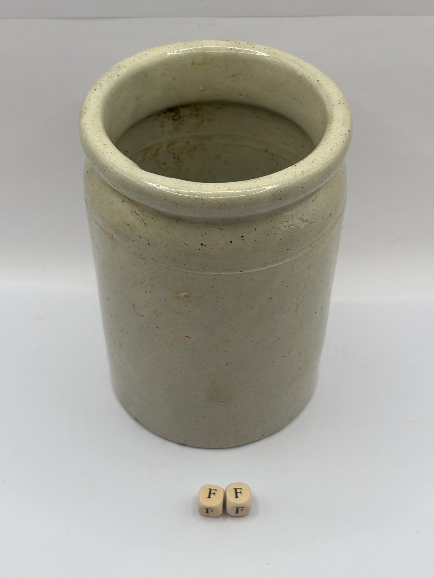 Old 2lb rolled top stoneware jam pot (ff)