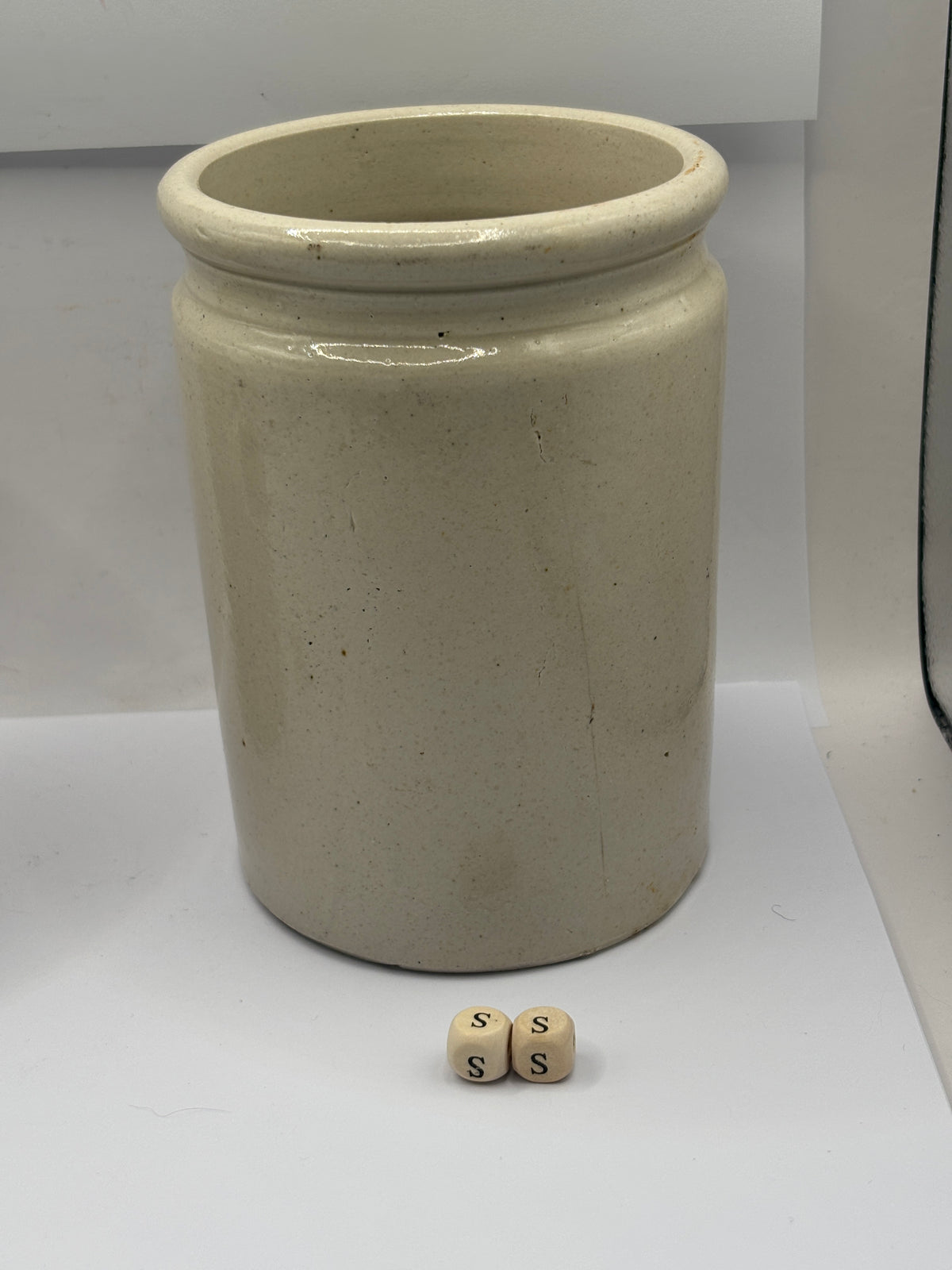 Old 2lb rolled top stoneware jam pot (ss)