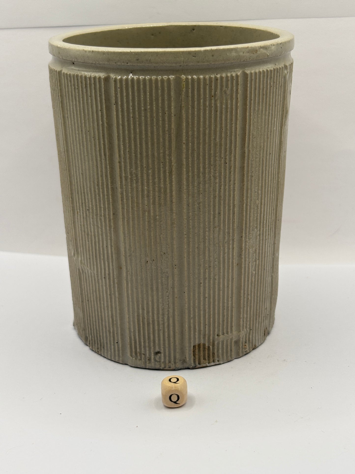 Old 2lb ribbed stoneware jam pot (Q)