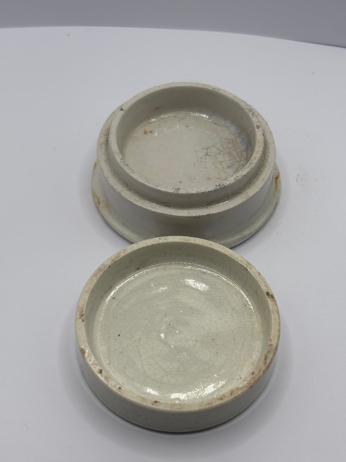 Old plain pot lid and base