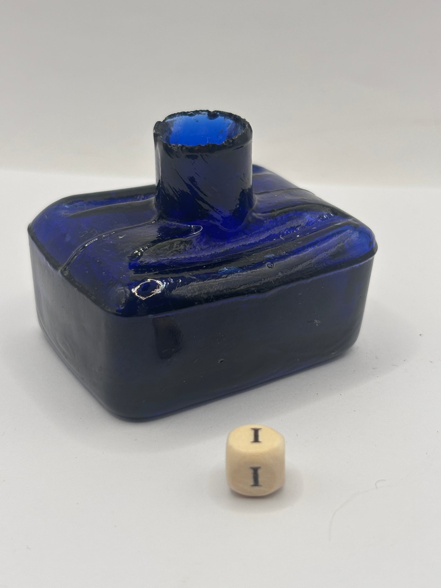 Old cobalt blue glass ink bottle, inkwell (i)