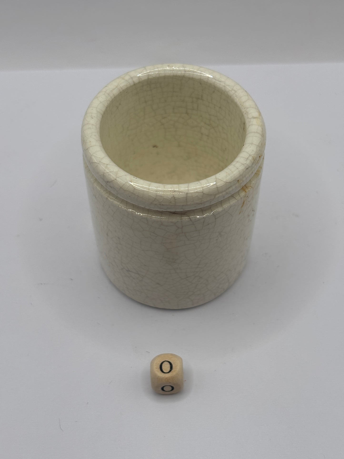 Old small chunky stoneware pot (o)