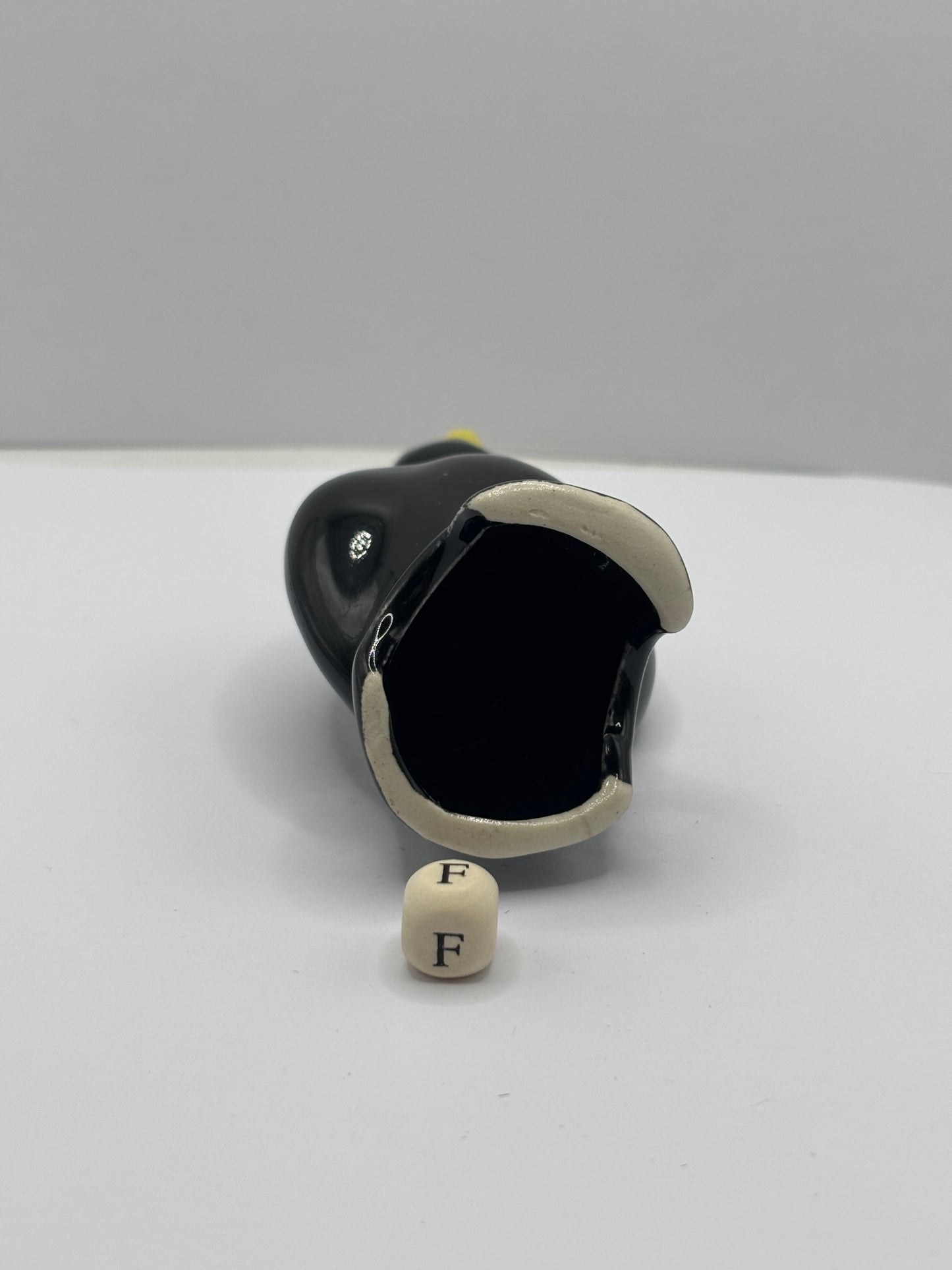 Vintage bird pie funnel (F)