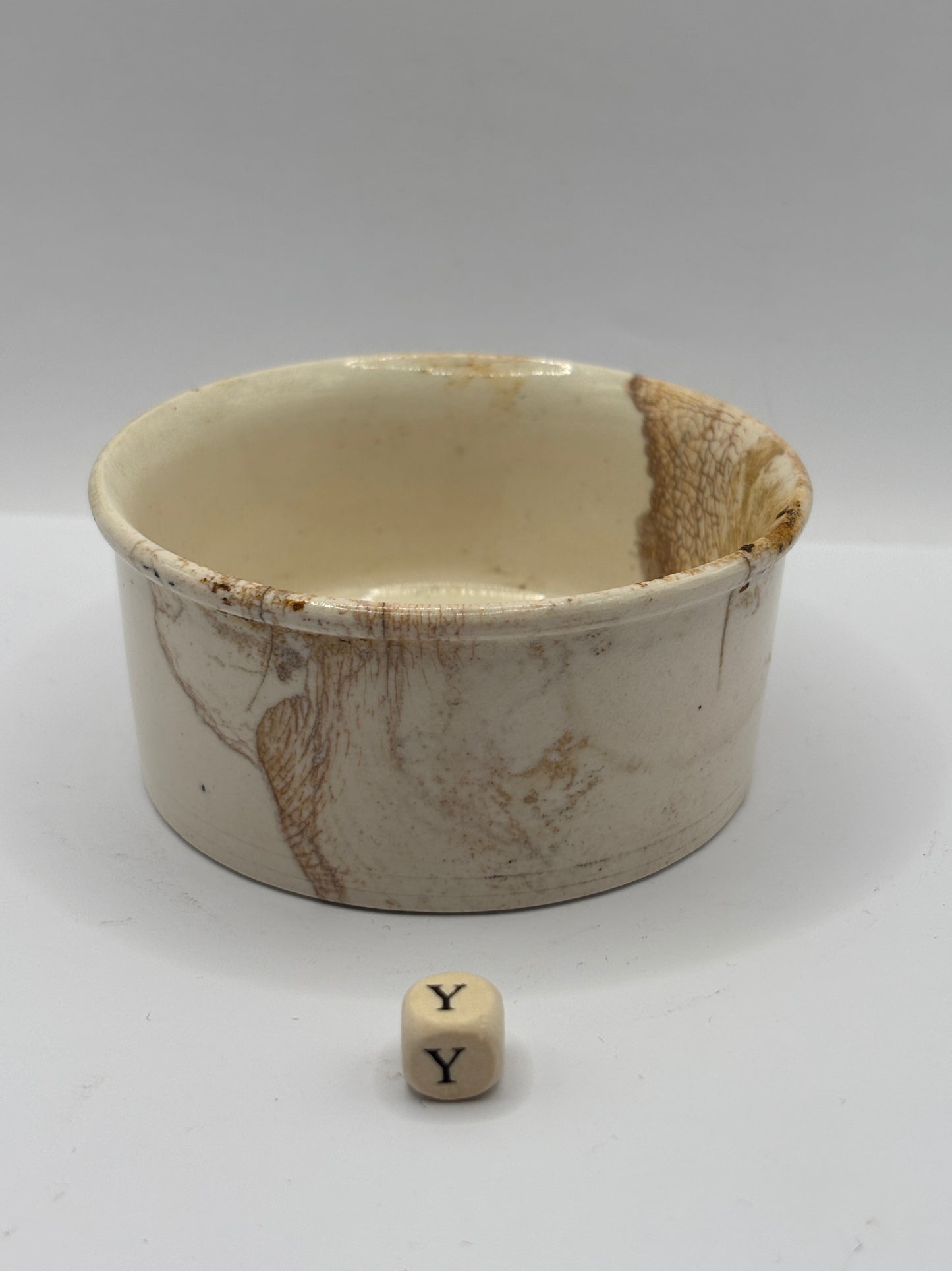 Old Plumtree advertising meat paste pot. Stained & crazed (Y)