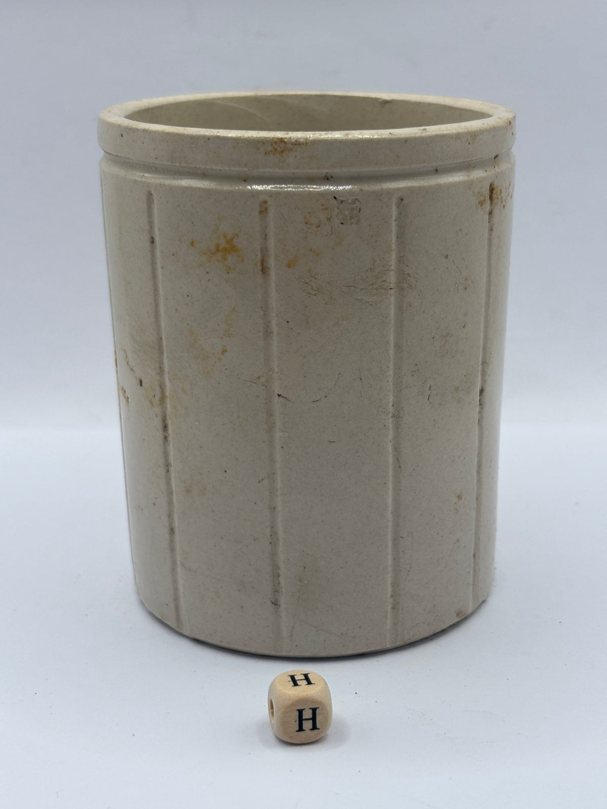 Old 1lb ribbed stoneware jam pot (H)