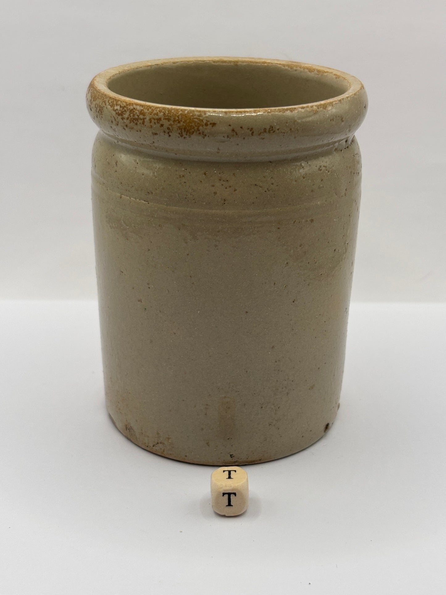 Old 1lb rolled top stoneware jam pot (T)