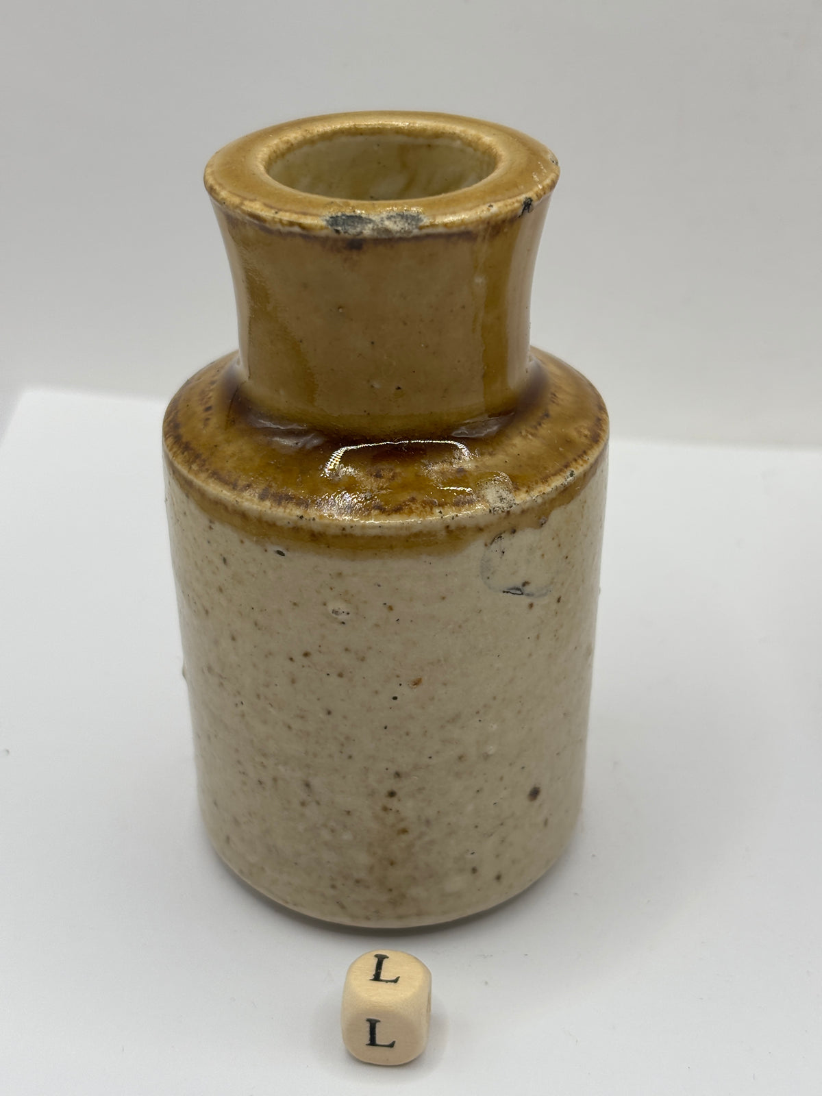 Old mini stoneware blacking pot (L) 9.5cms
