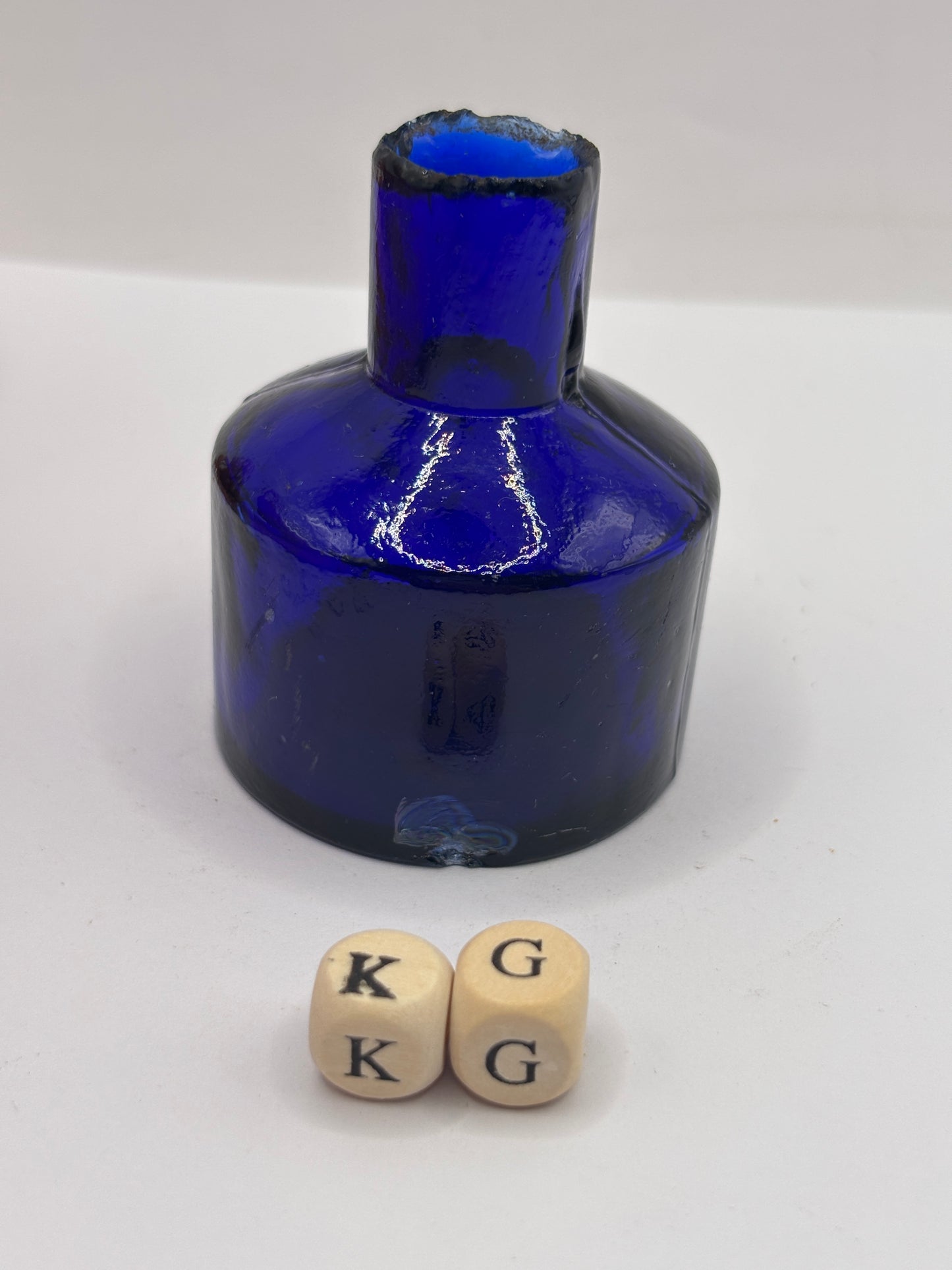 Old cobalt blue glass ink bottle, inkwell, penny ink (KG)