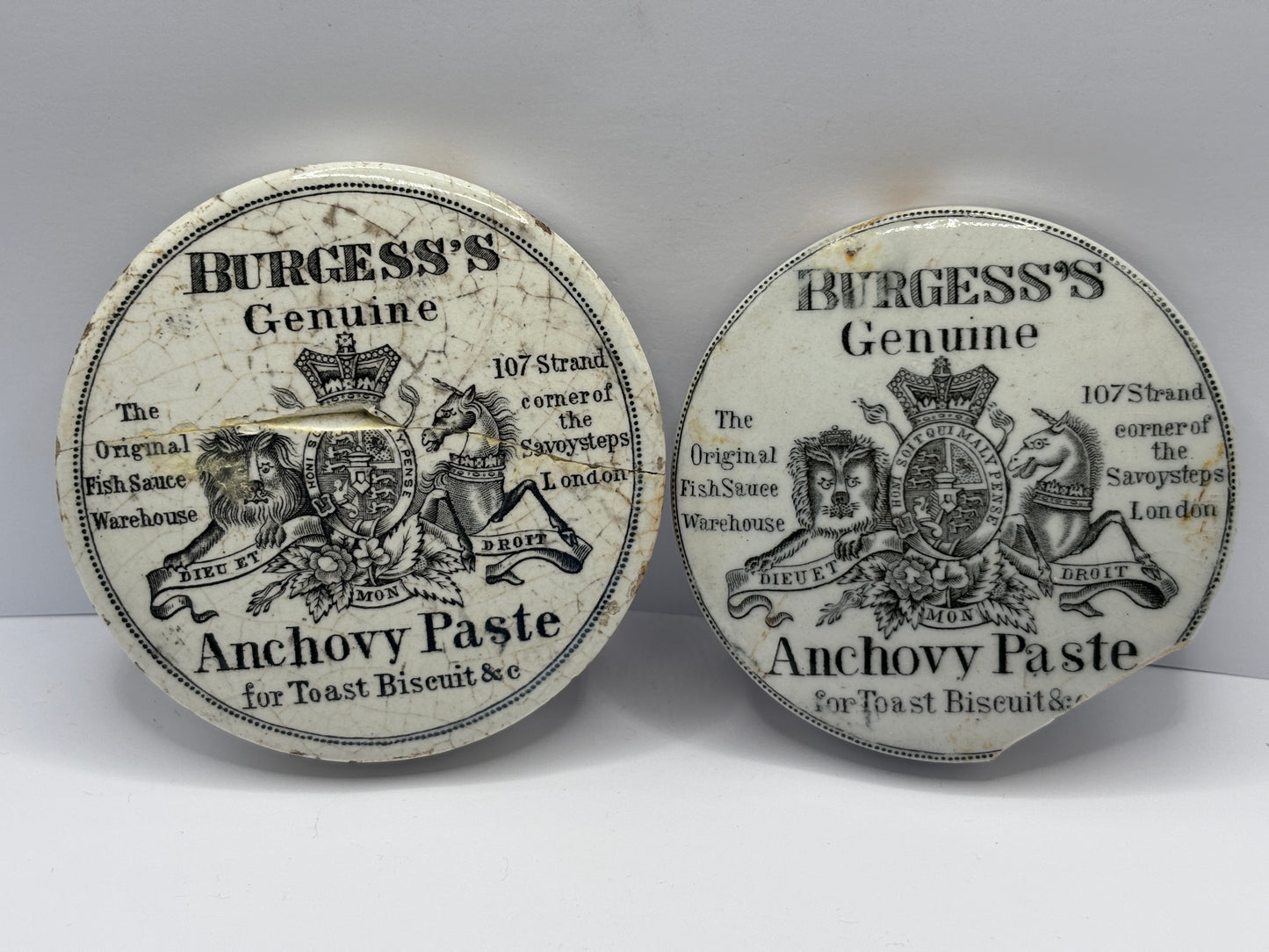 2 Old advertising lids, Damaged